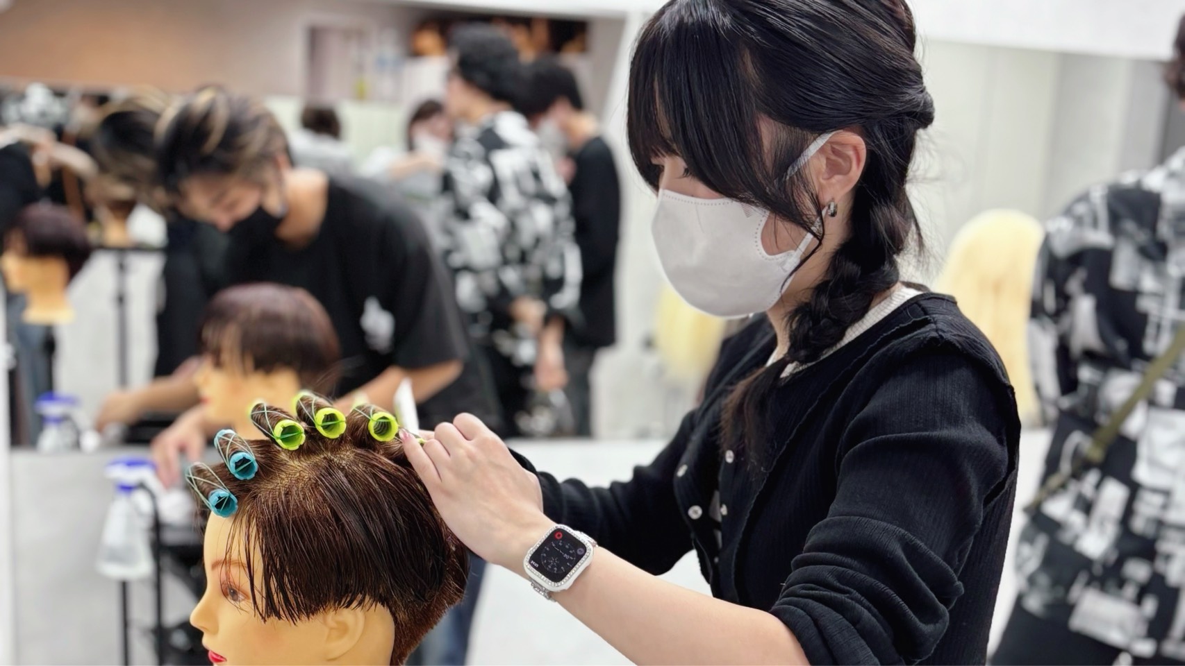 デビュー直後のスタイリスト4名にインタビュー｜店舗の雰囲気・こだわり・これからの目標を聞きました