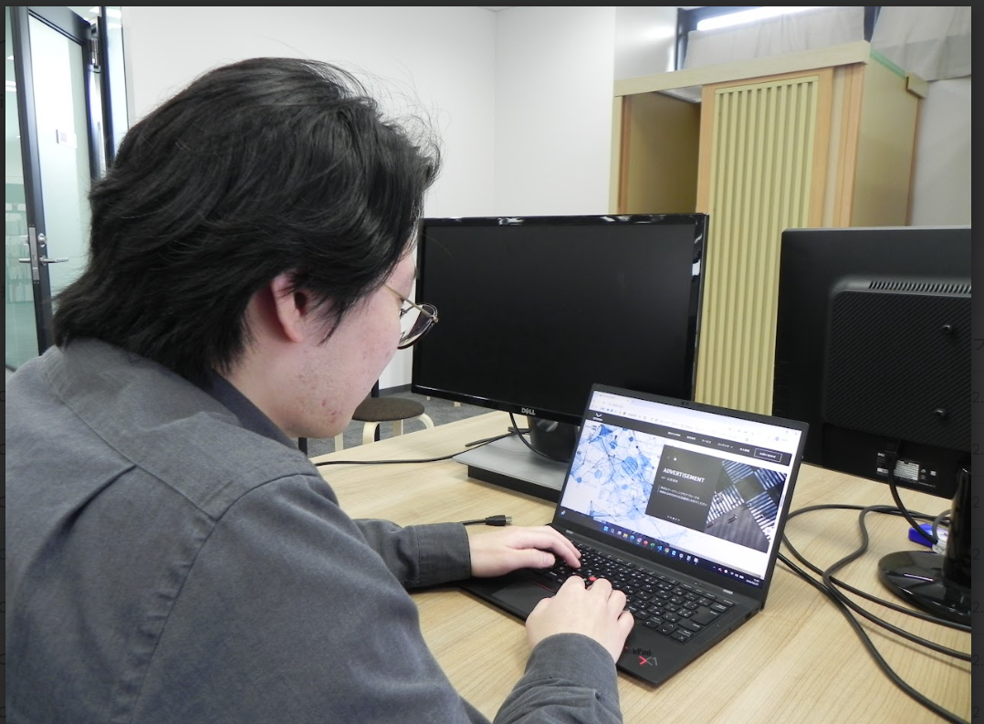 単なる広告運用から脱却し、AI×データで本質的な事業課題を解決する。PMとして「三位一体」を推進する加藤の挑戦【社員インタビュー】