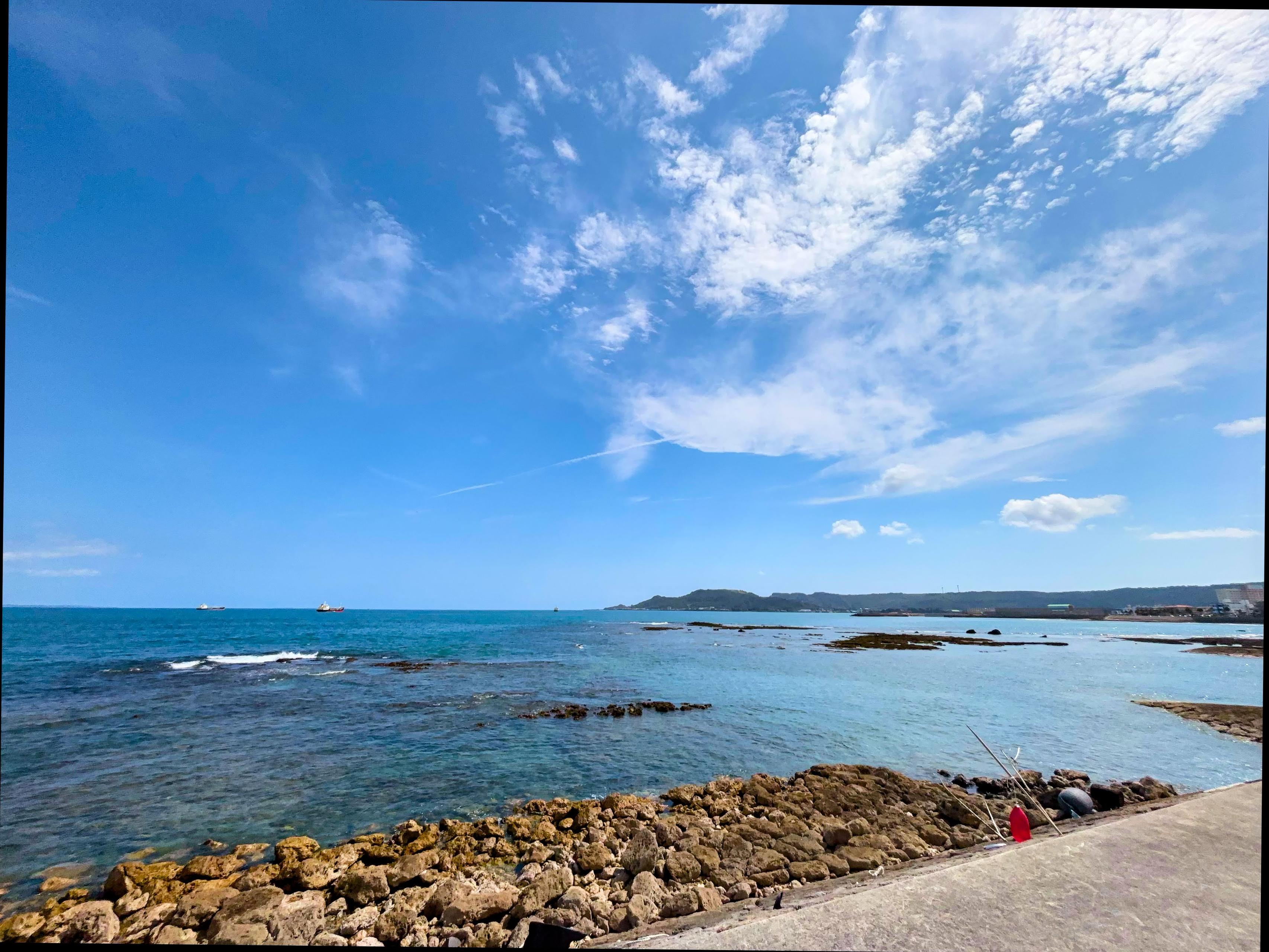 沖縄の祖母の家から働く。エンジニアが体験したワーケーションのリアル