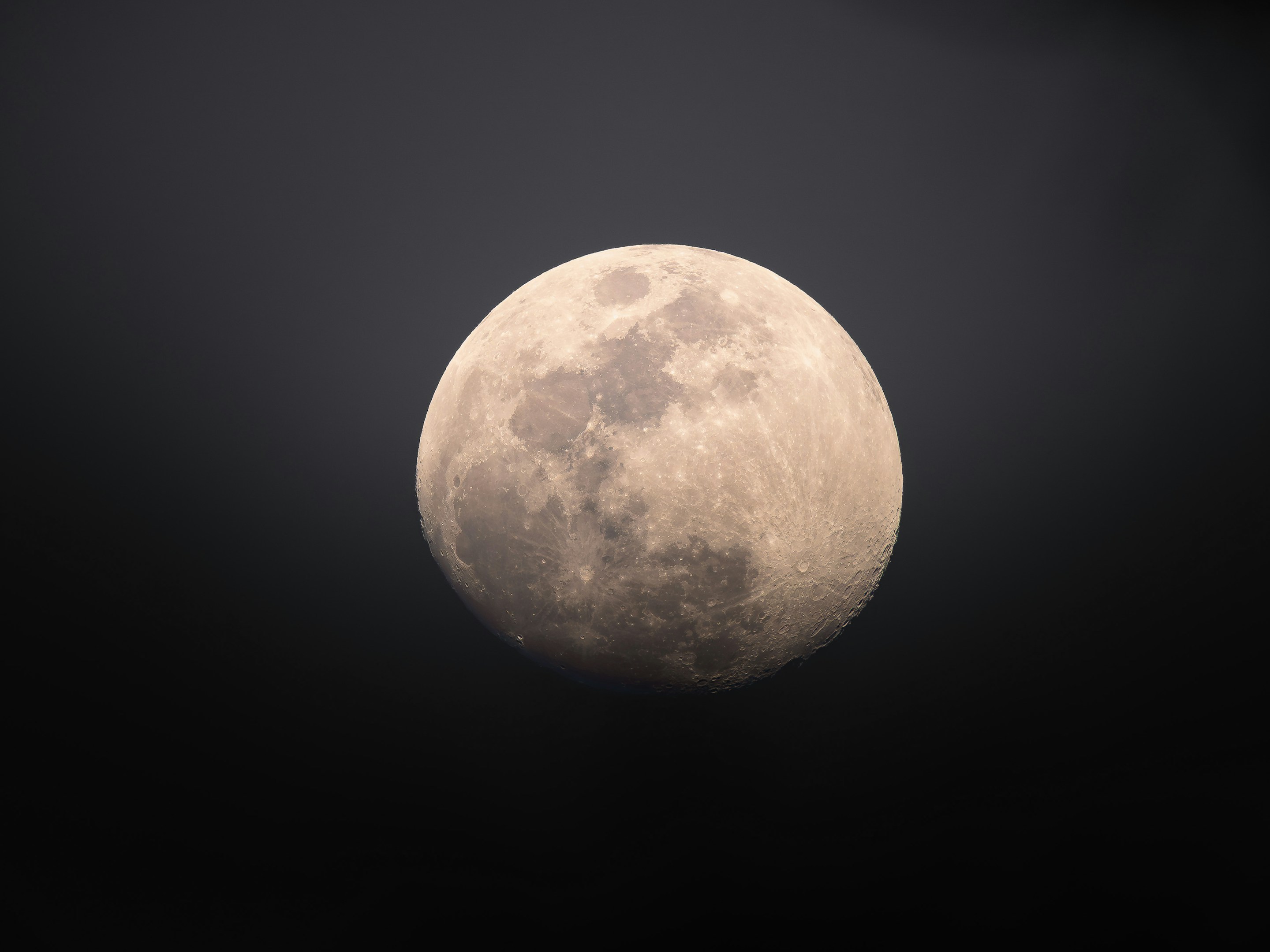 透明なピンセットで、月を解体する夜の話