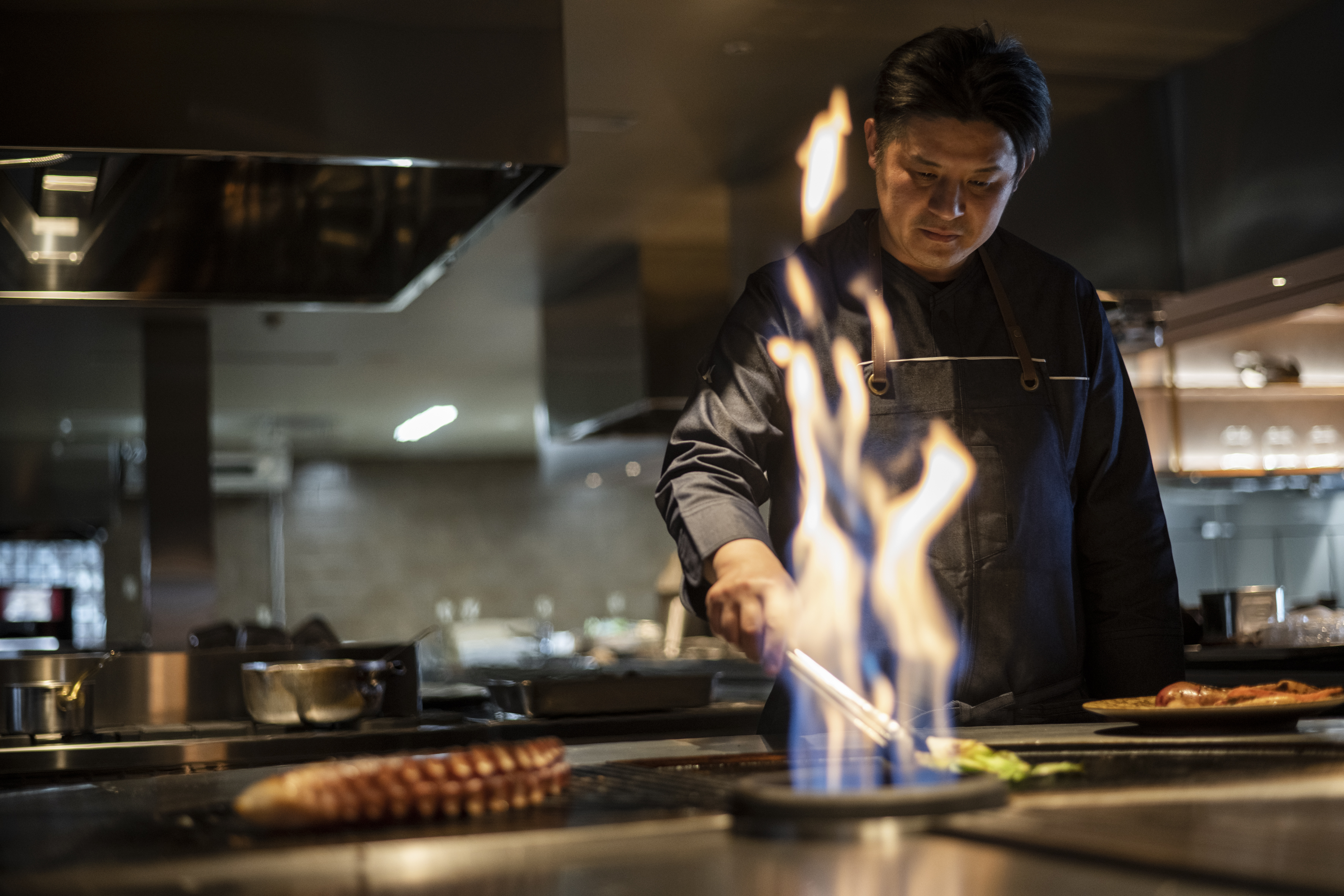 世界遺産・知床の「生命力」を、あなたの手から、お客様の心へ。～シェフとお客様が、最高の反応を分かち合う場所～