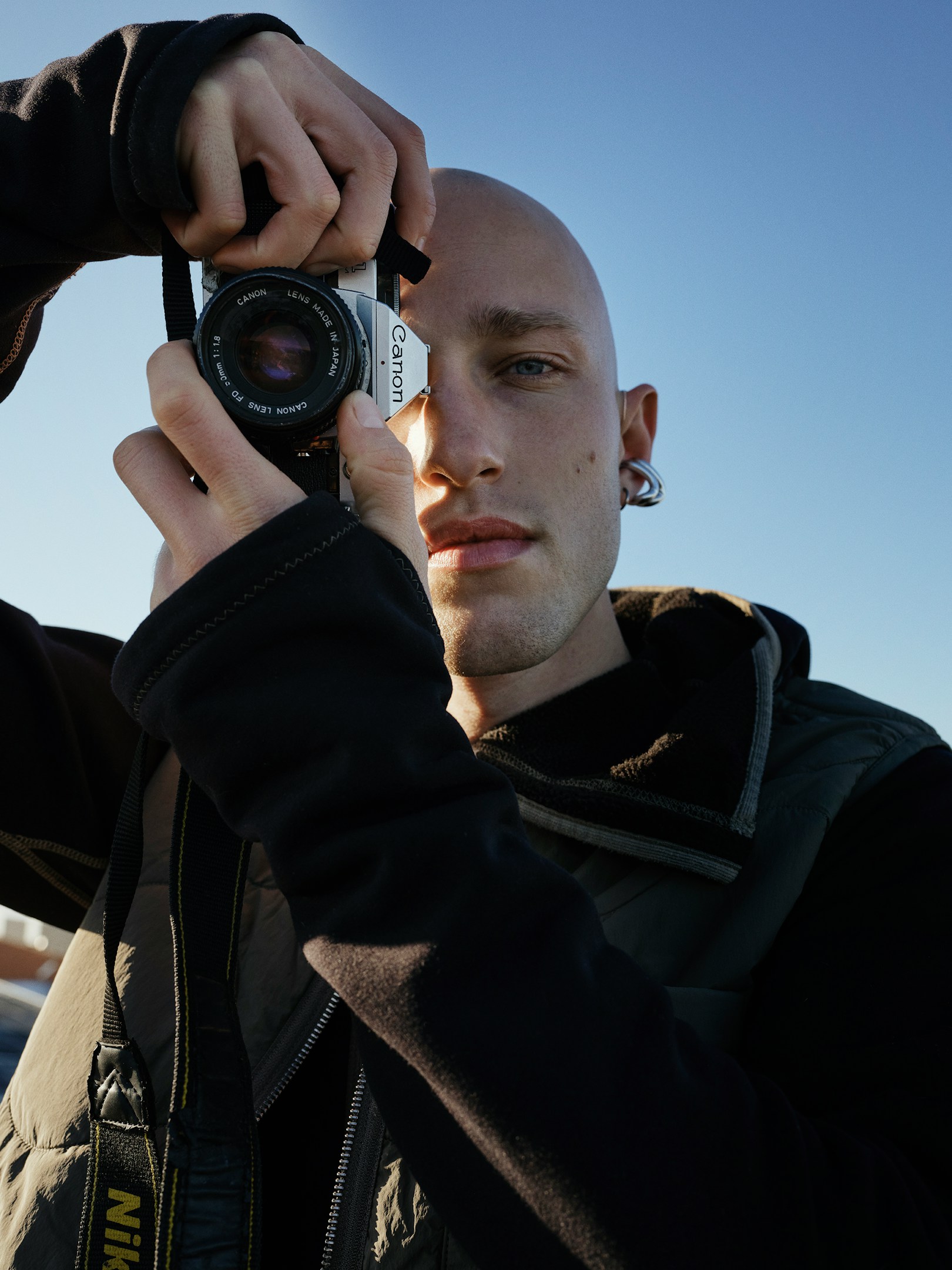 深海に沈んだタイプライターと浮遊する羅針盤