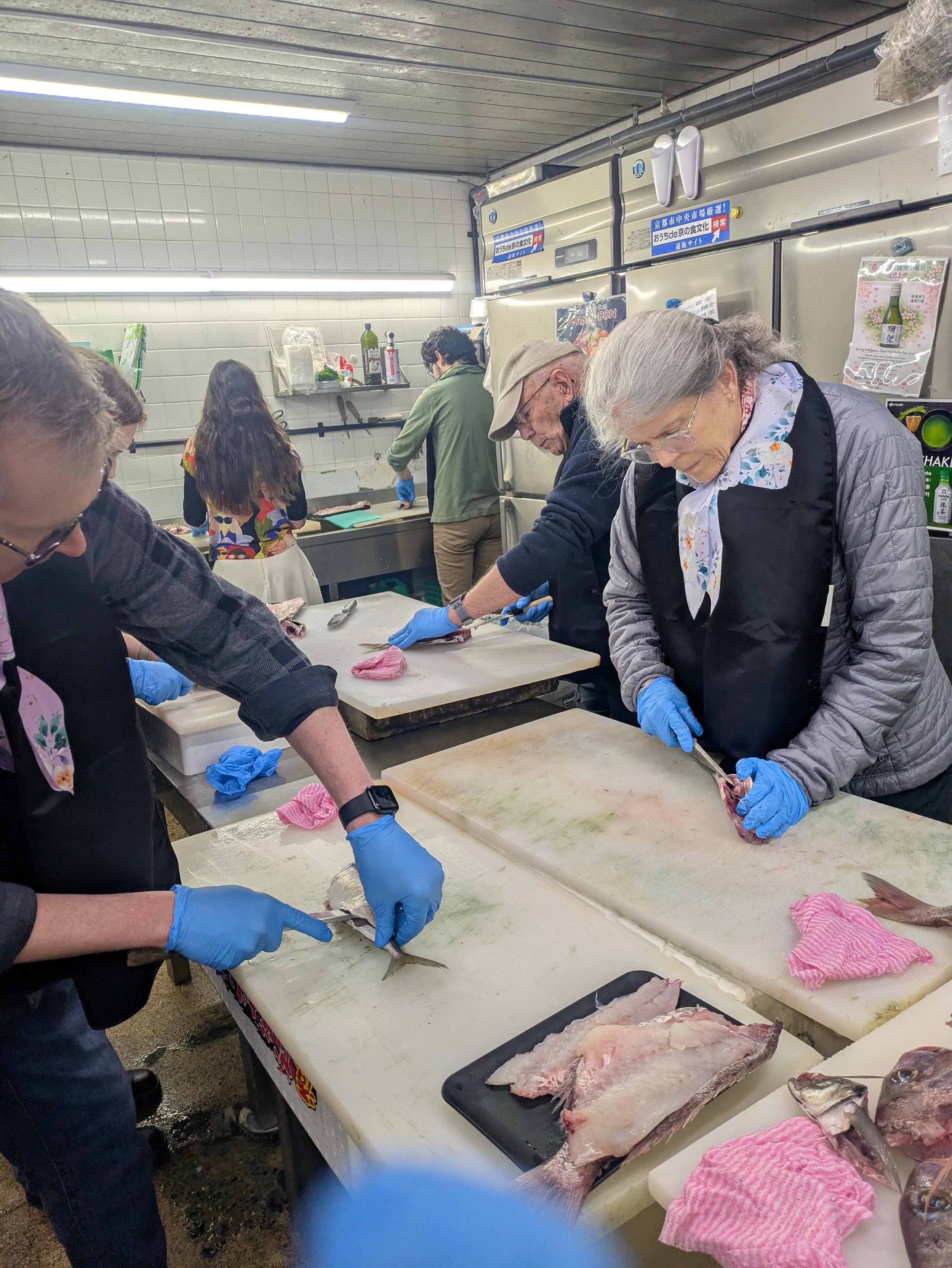 魚捌き教室もやってます！