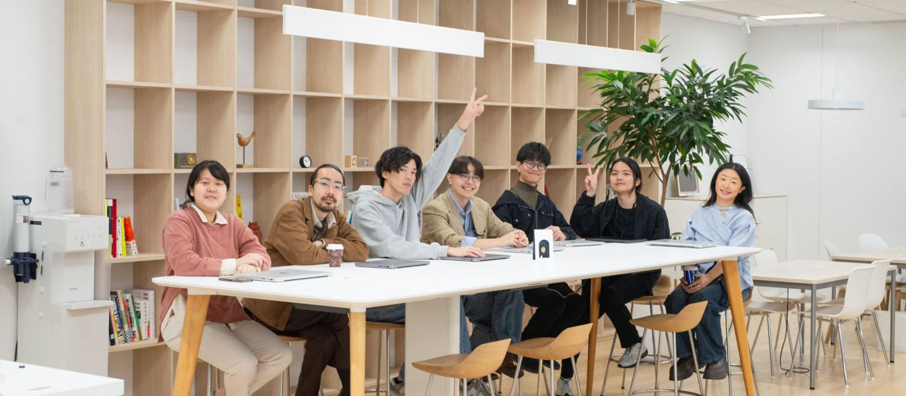 ゼロからの物作りを楽しむ！　新卒とリードのホリデーカード制作