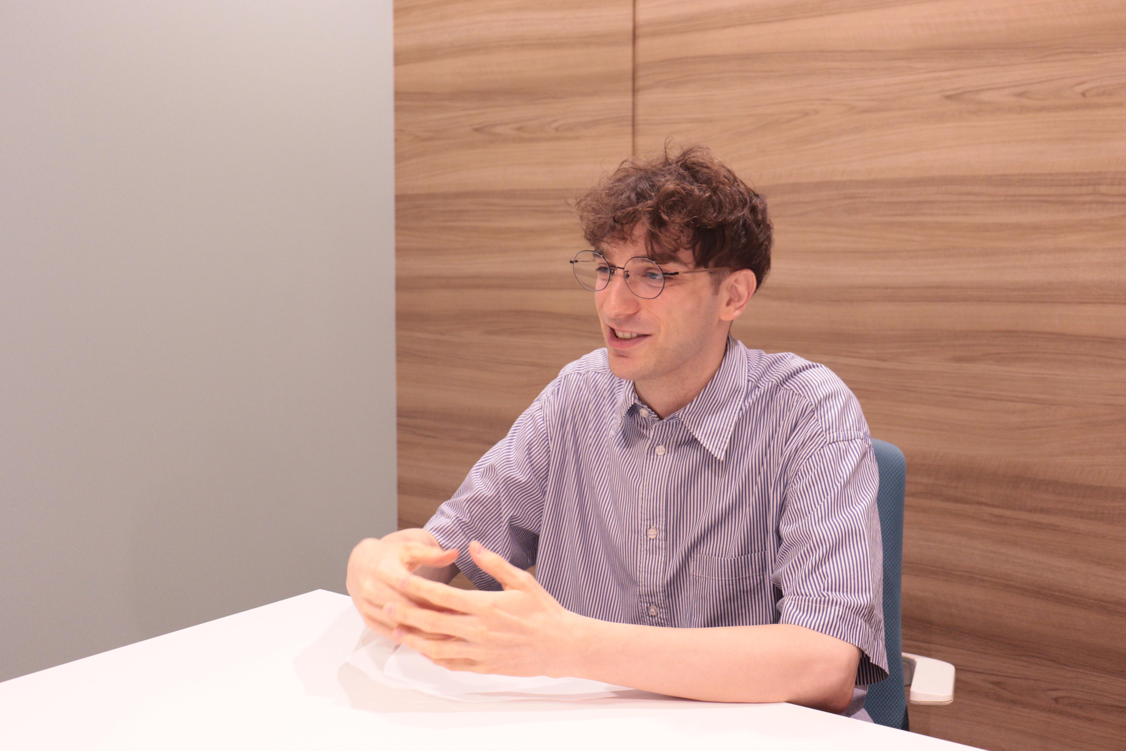 知らなかった世界に出会う仕事。言語×リサーチで広がるキャリア　ー2024年入社