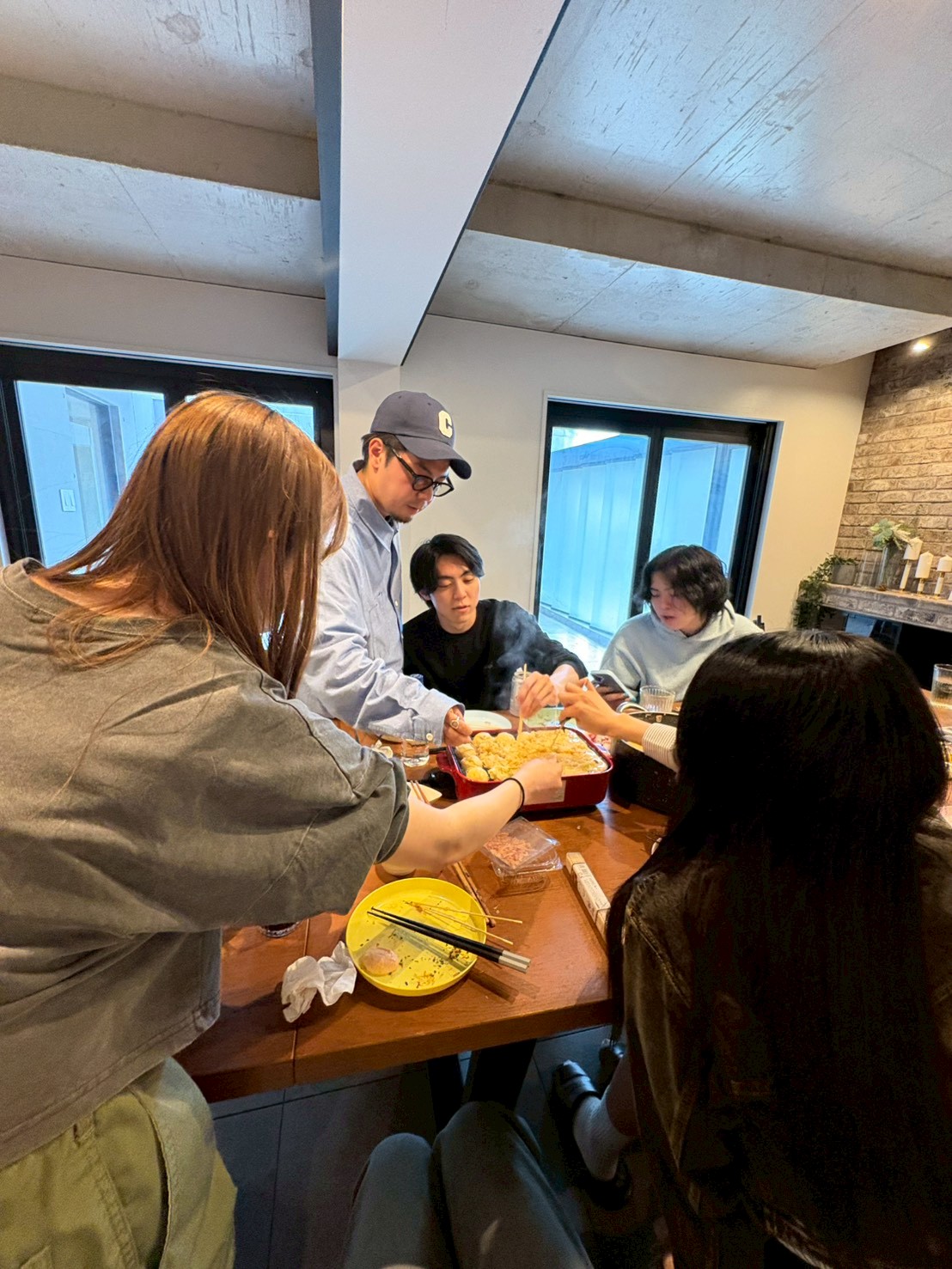 【社内イベント🎉】みんなでタコパしました！4月から新たなメンバーも入ったので歓迎会もしました！！