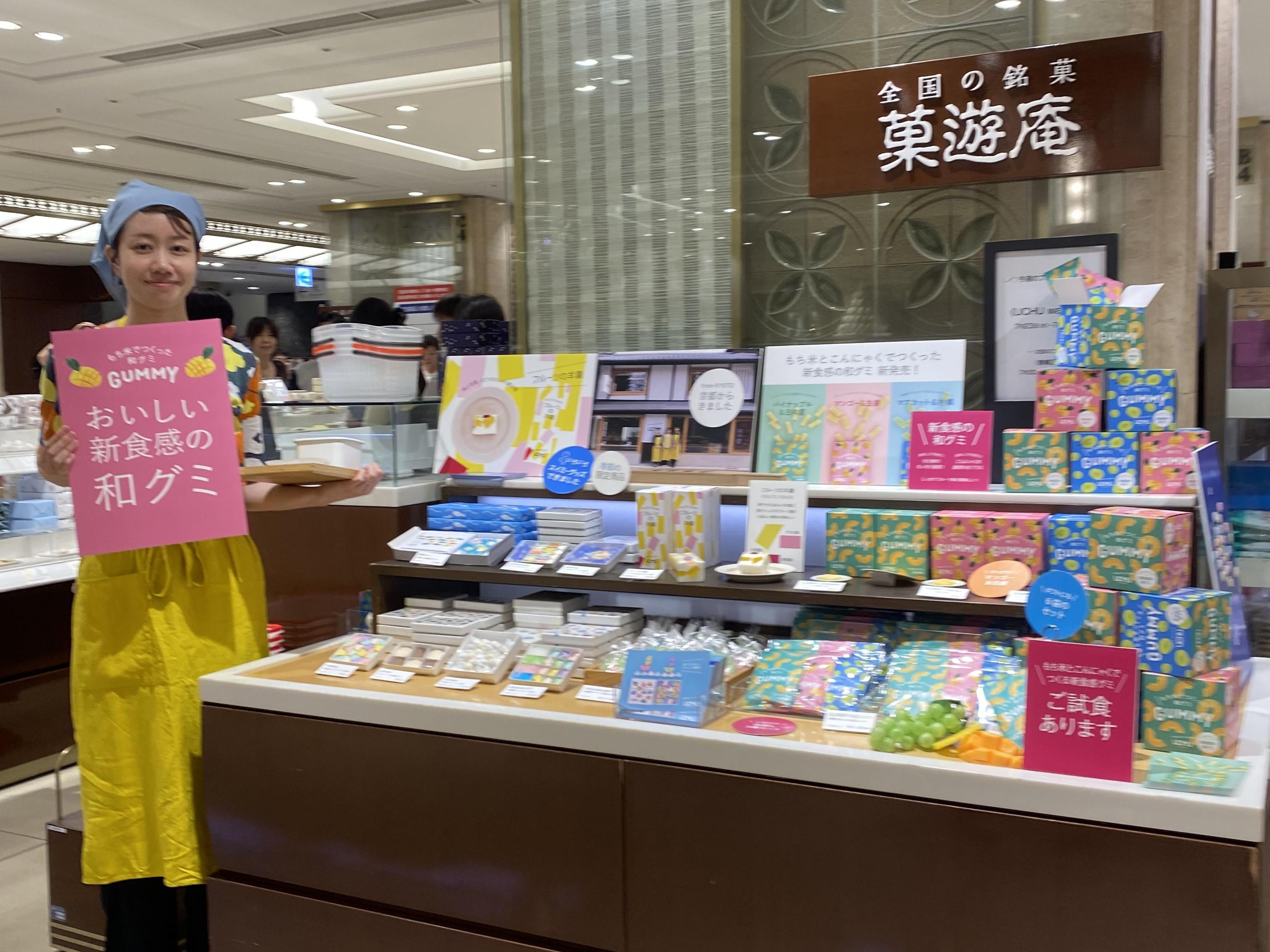 企画をしながら、売り場に立つ理由