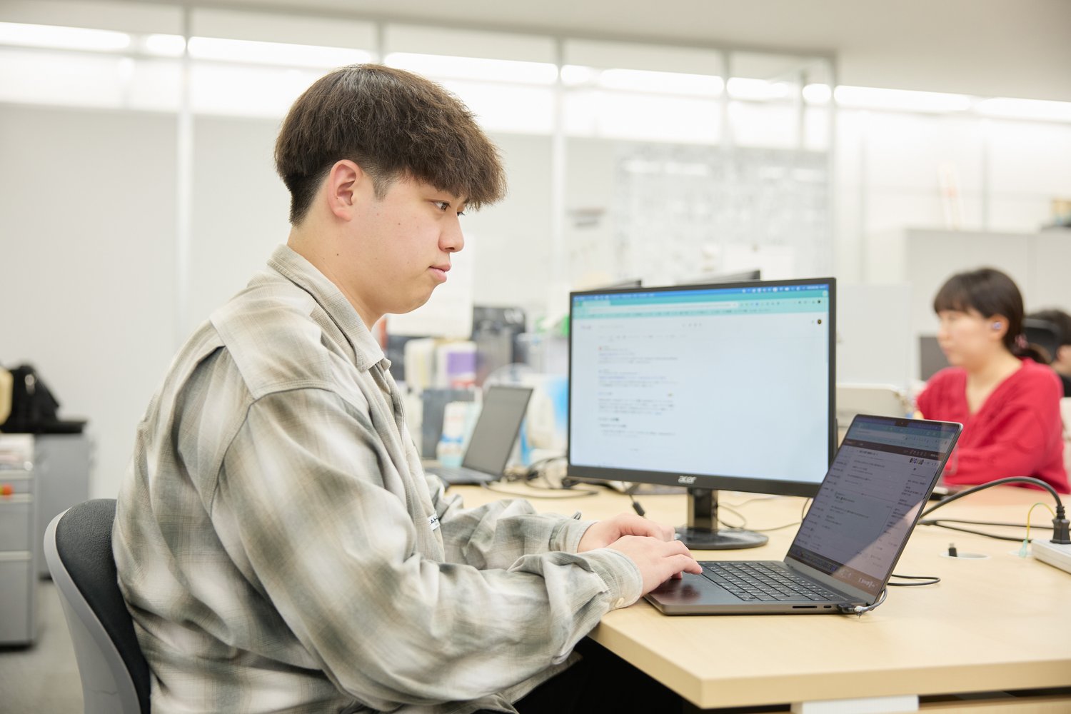 デザイナー×ディレクター｜バナー制作で終わらない！クライアントの事業成長に踏み込むシードの制作ポジションとは