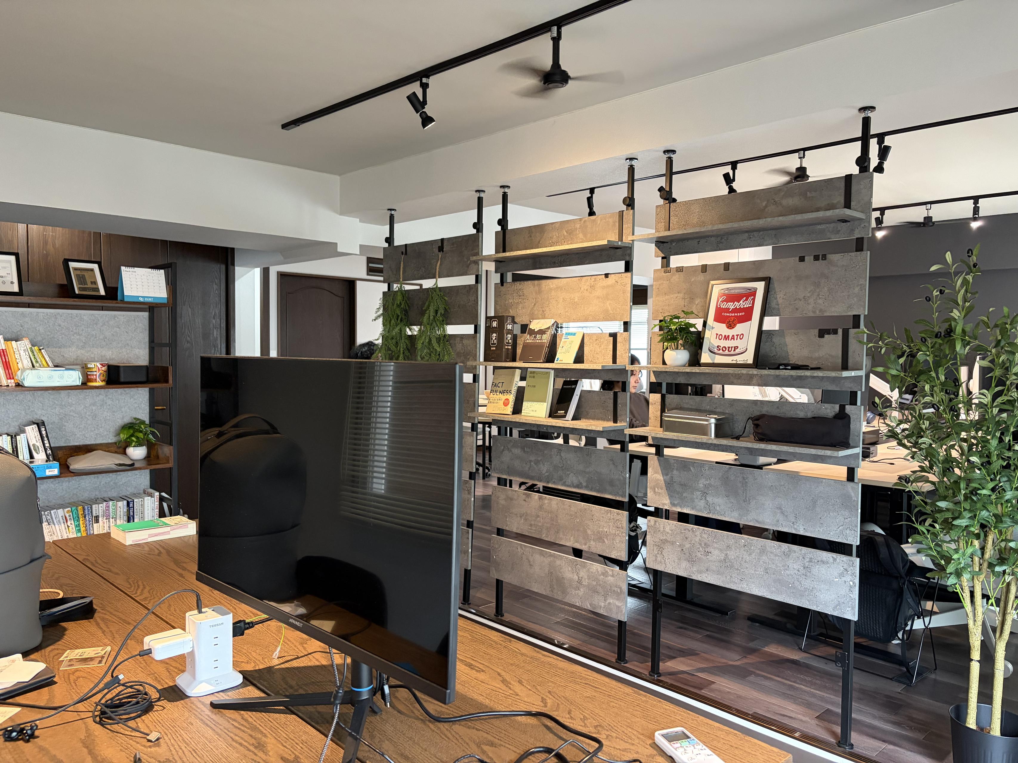 渋谷・道玄坂に広がる自律の輪。福岡発のカラビナが東京に拠点を構える理由と、そこで働く「大人な自由」のリアル