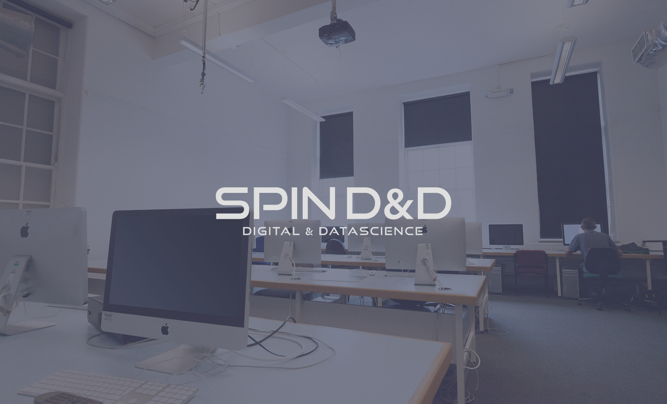 若手も活躍中。ひとりで抱え込まない開発環境。