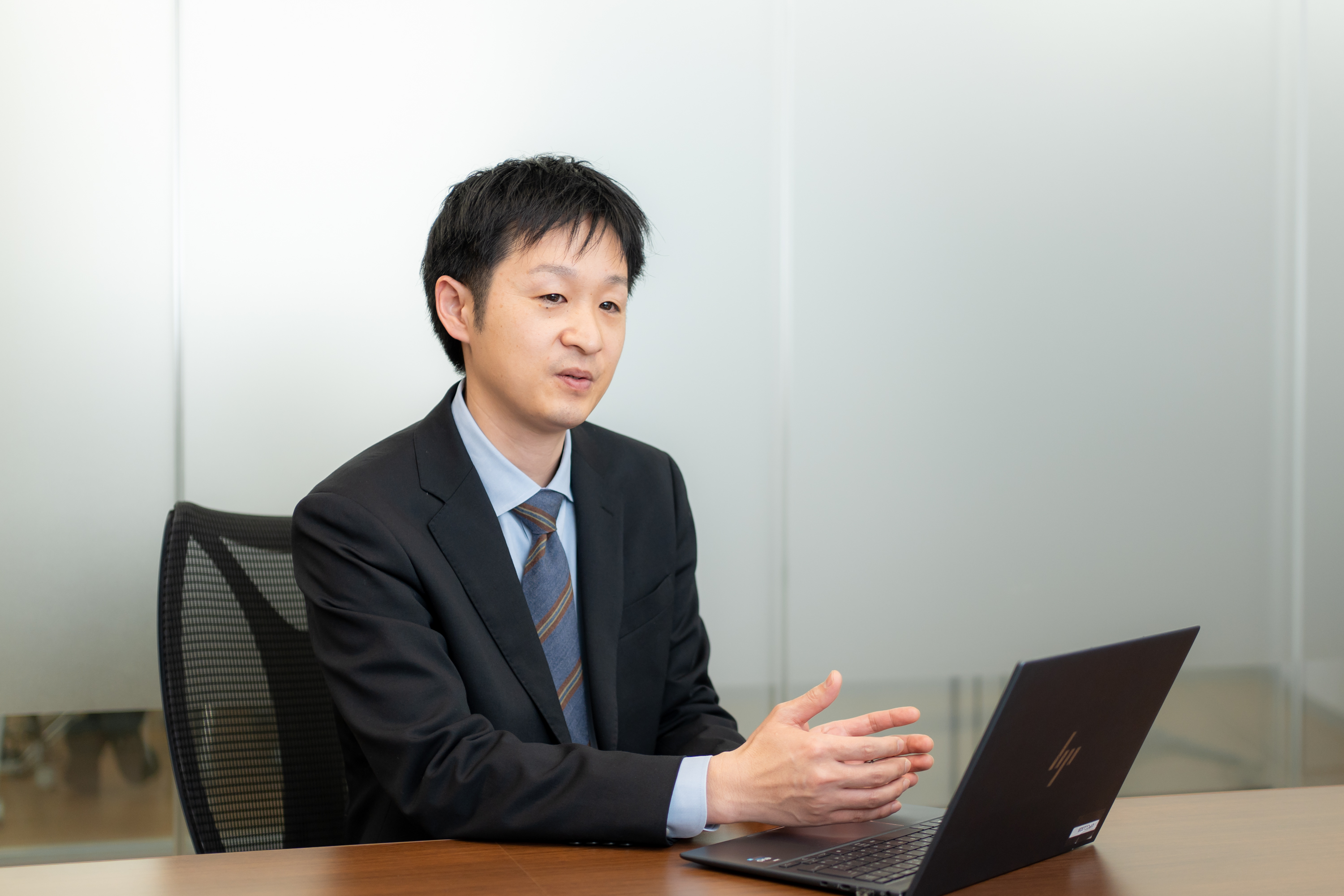 【社員インタビュー1】チームで営業活動を行い、個人よりもチームでの成果を重視する体制で臨んでいます！