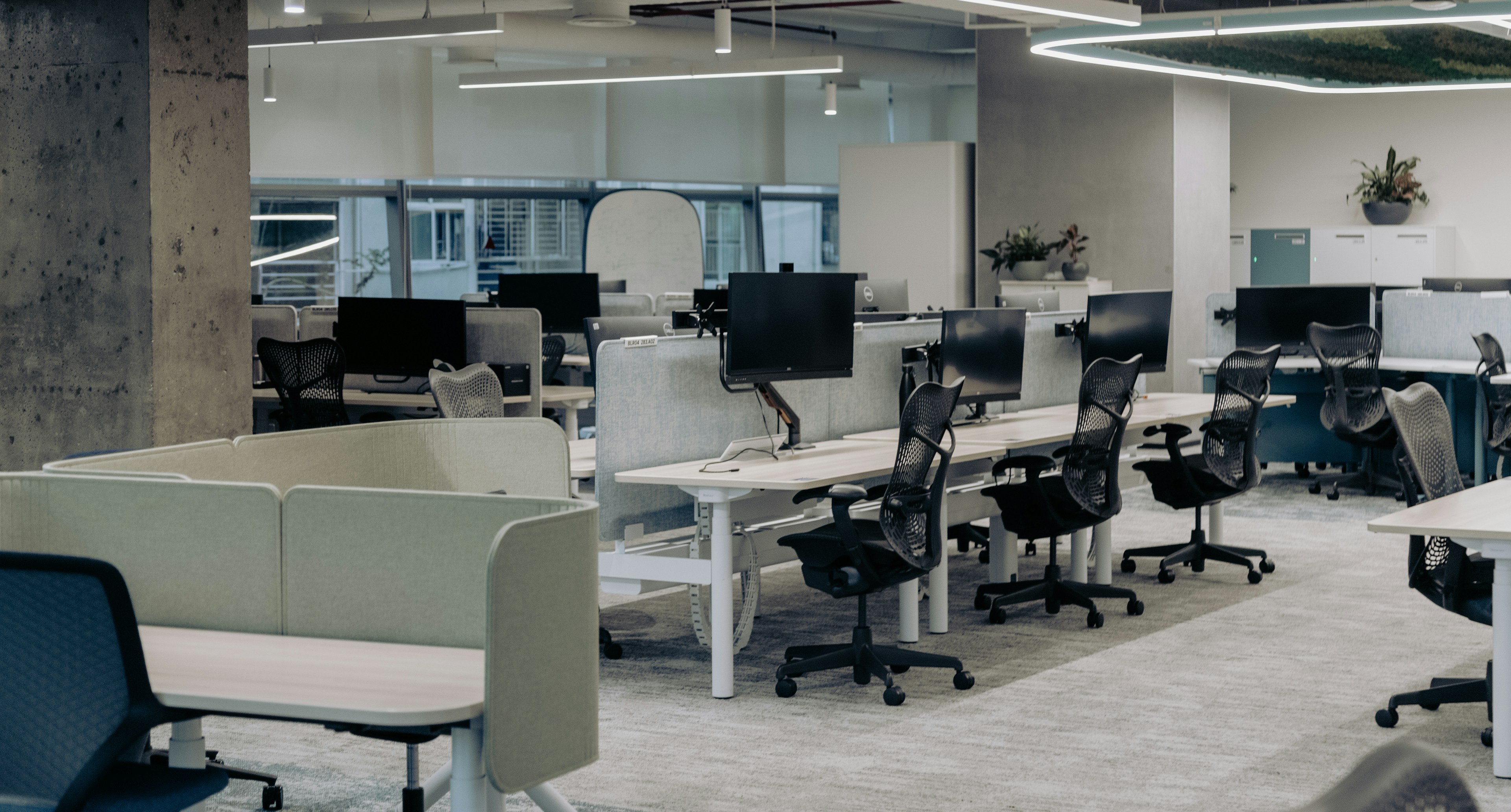 小さな会社で経理が属人化すると、何が起きるのか
