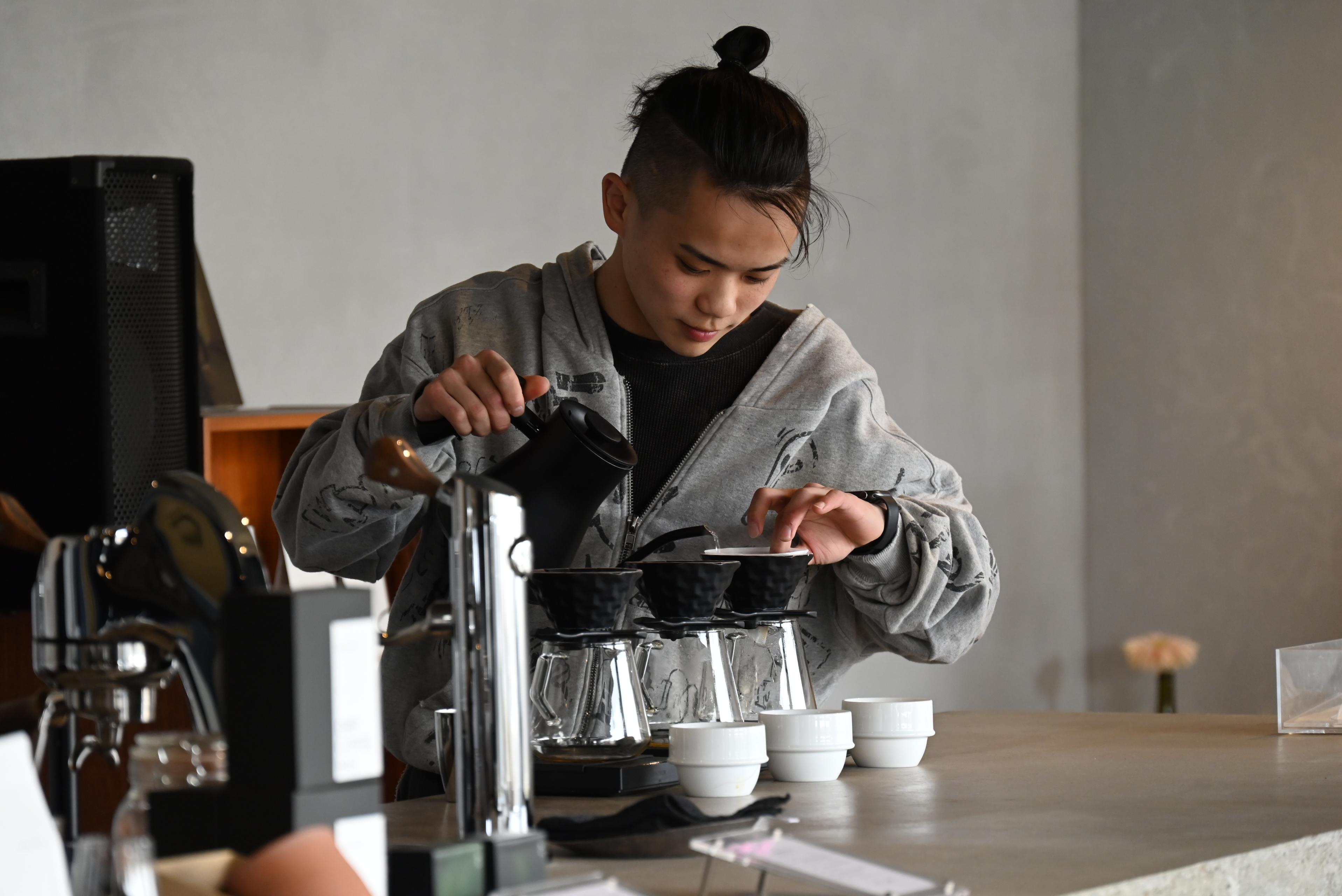 大工とバリスタ、二つの仕事を行き来するスタッフについて vol.1