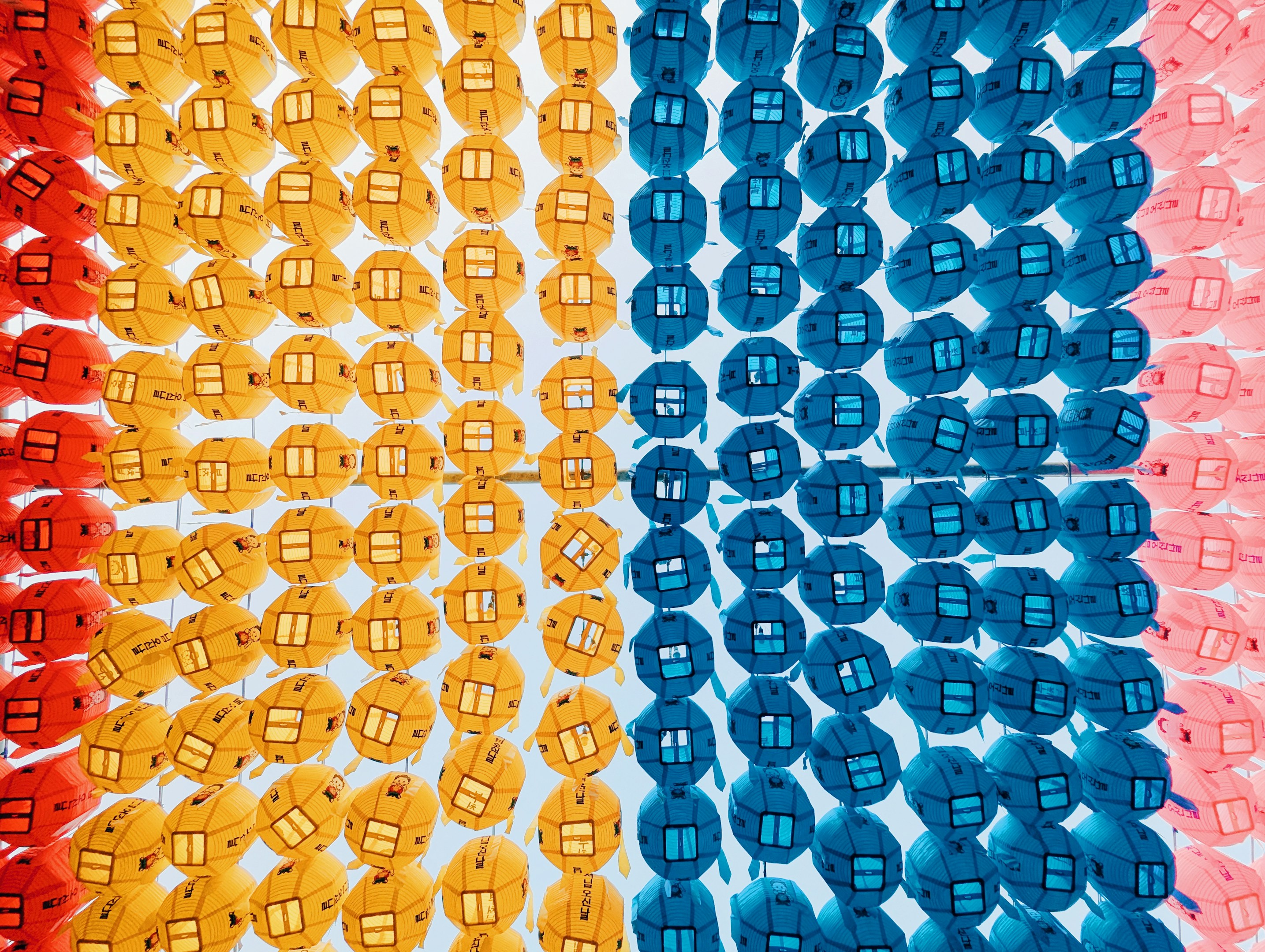 透明な潜水艦で出勤する朝の儀式について