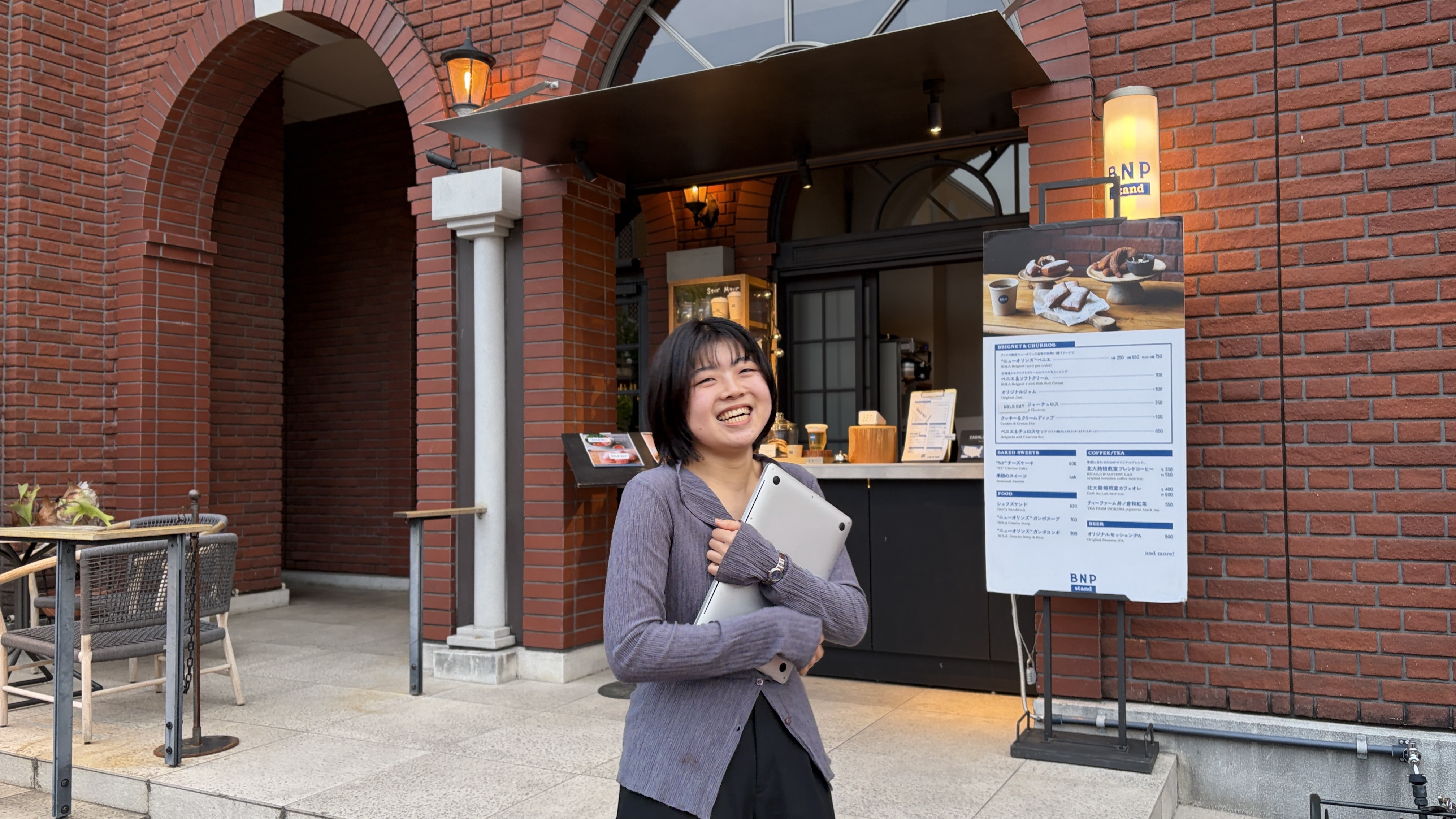 「自分にもできる」、新卒でリードデザイナーへ。非美大から、実務の最前線を指揮する立場への飛躍。