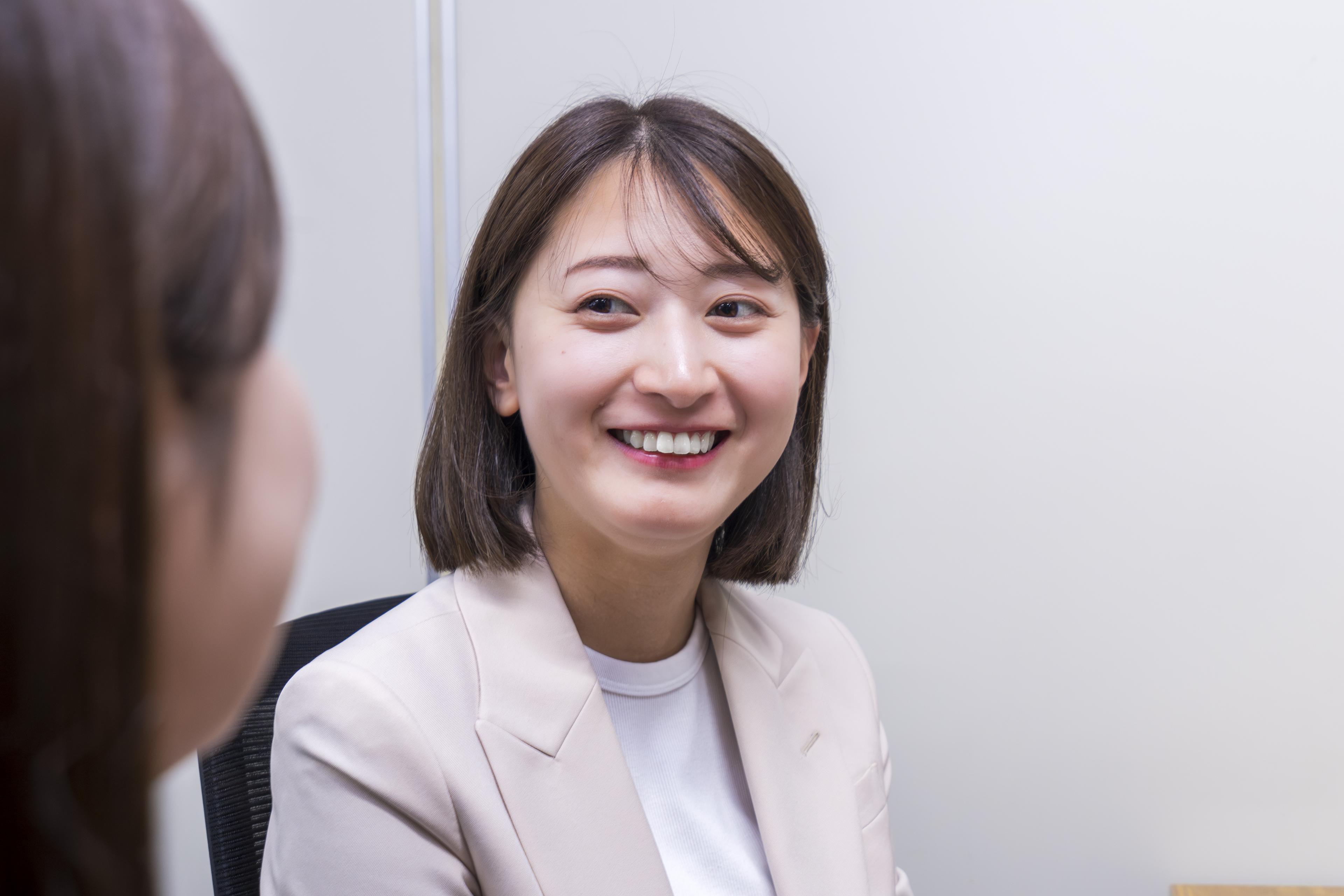 「なんで？」を問い続けた私が、“人生に関わる仕事”を選んだ理由｜社員インタビュー＃01