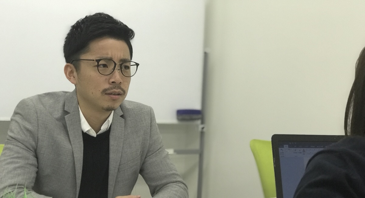 新井くん、社員インタビューを嫌がる(社員#1)