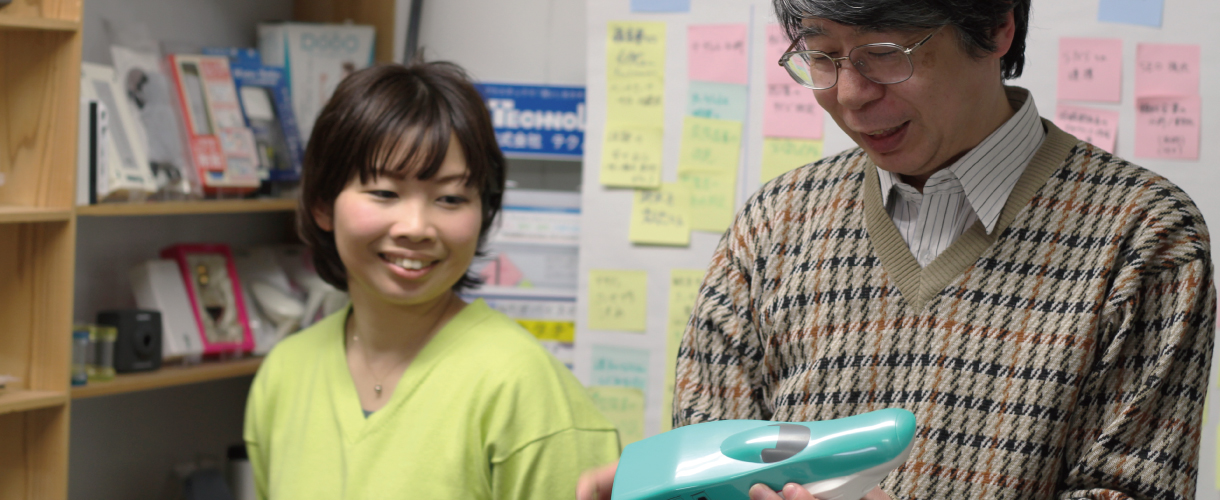 デザイン/設計チームの大島と田所のインタビューが掲載されました。