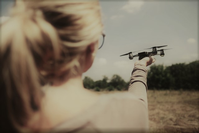 ドローン女子って？