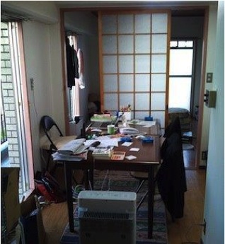 創業秘話〜魔法の机と営業部長パイプ椅子〜