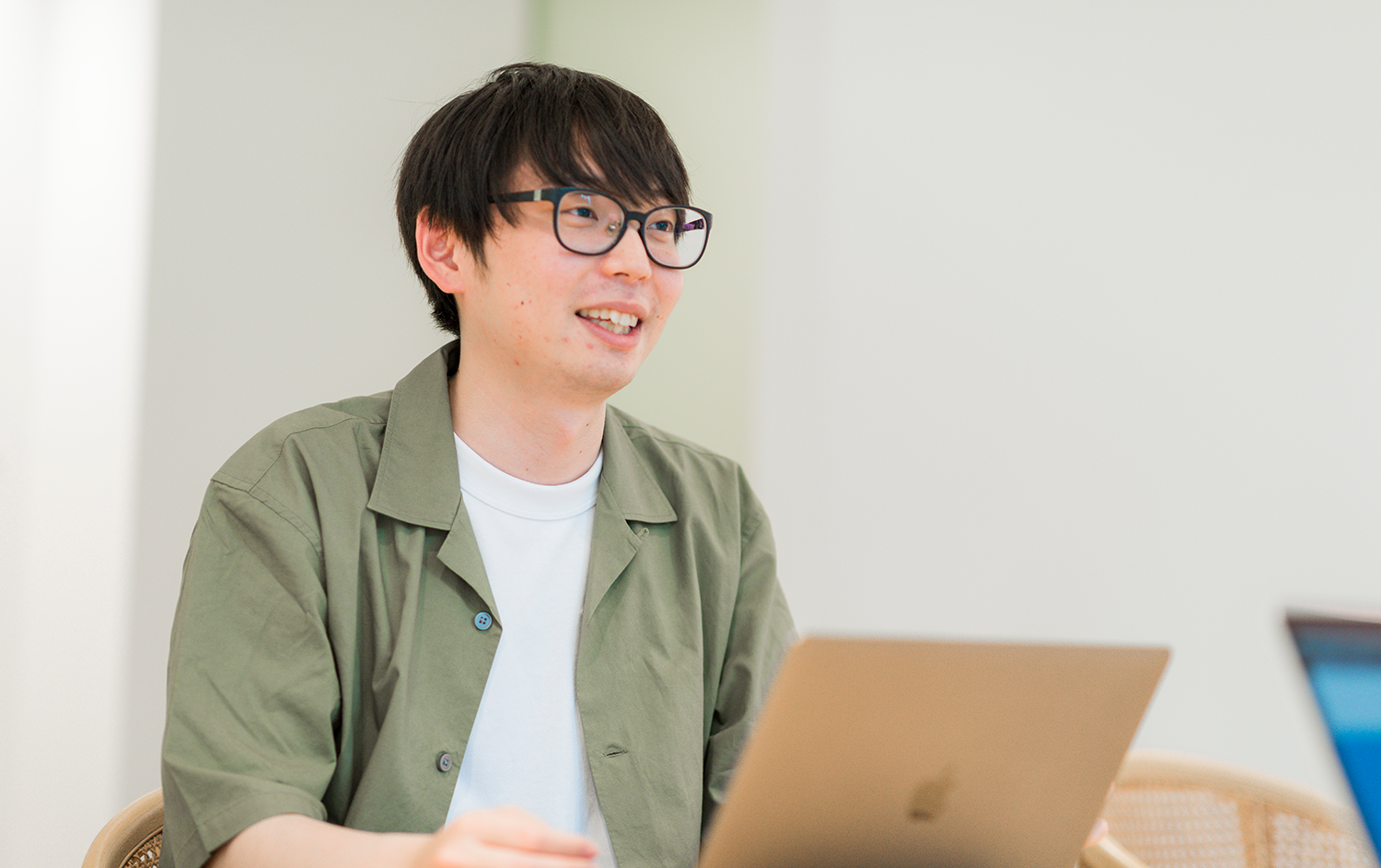 スタッフインタビュー：日常のアウトプットが自身の成長に繋がると実感しています。