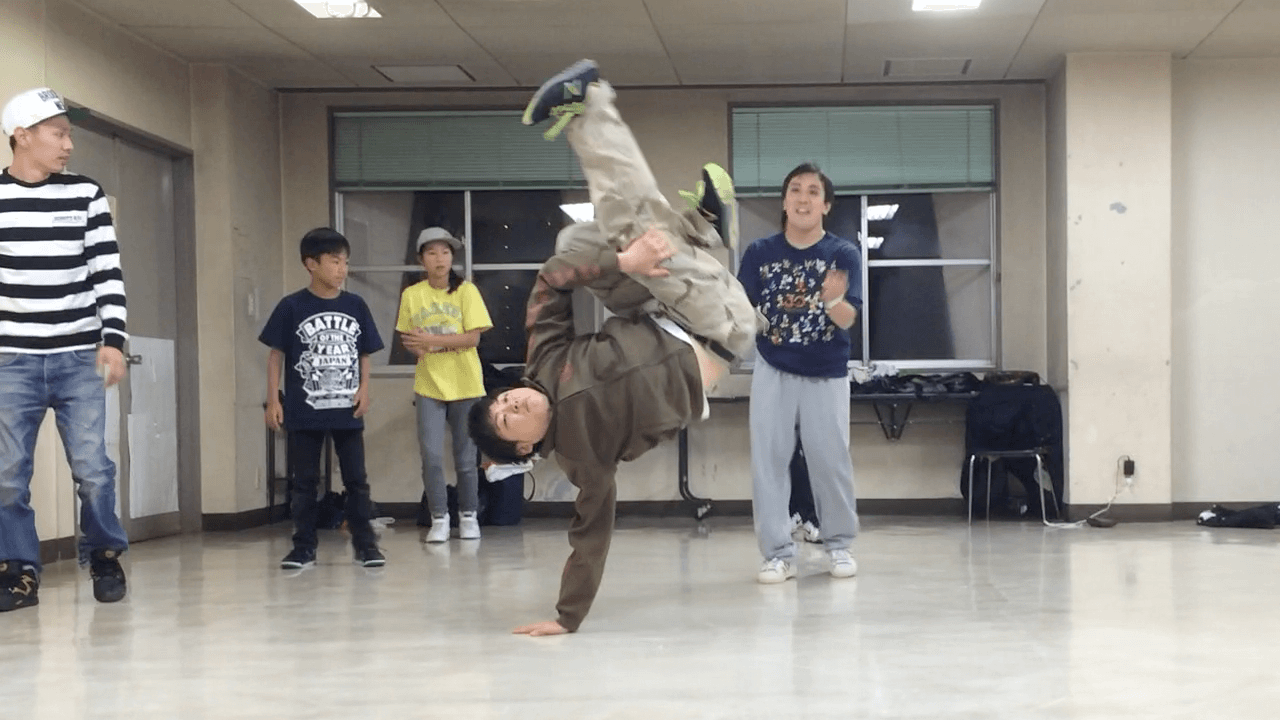 社長の創業ストーリー Vol 01 最年少プロボクサー ブレイクダンサー 哲学科 ボカロオタク すべての経験が今のキャリアに 株式会社アンビリアル