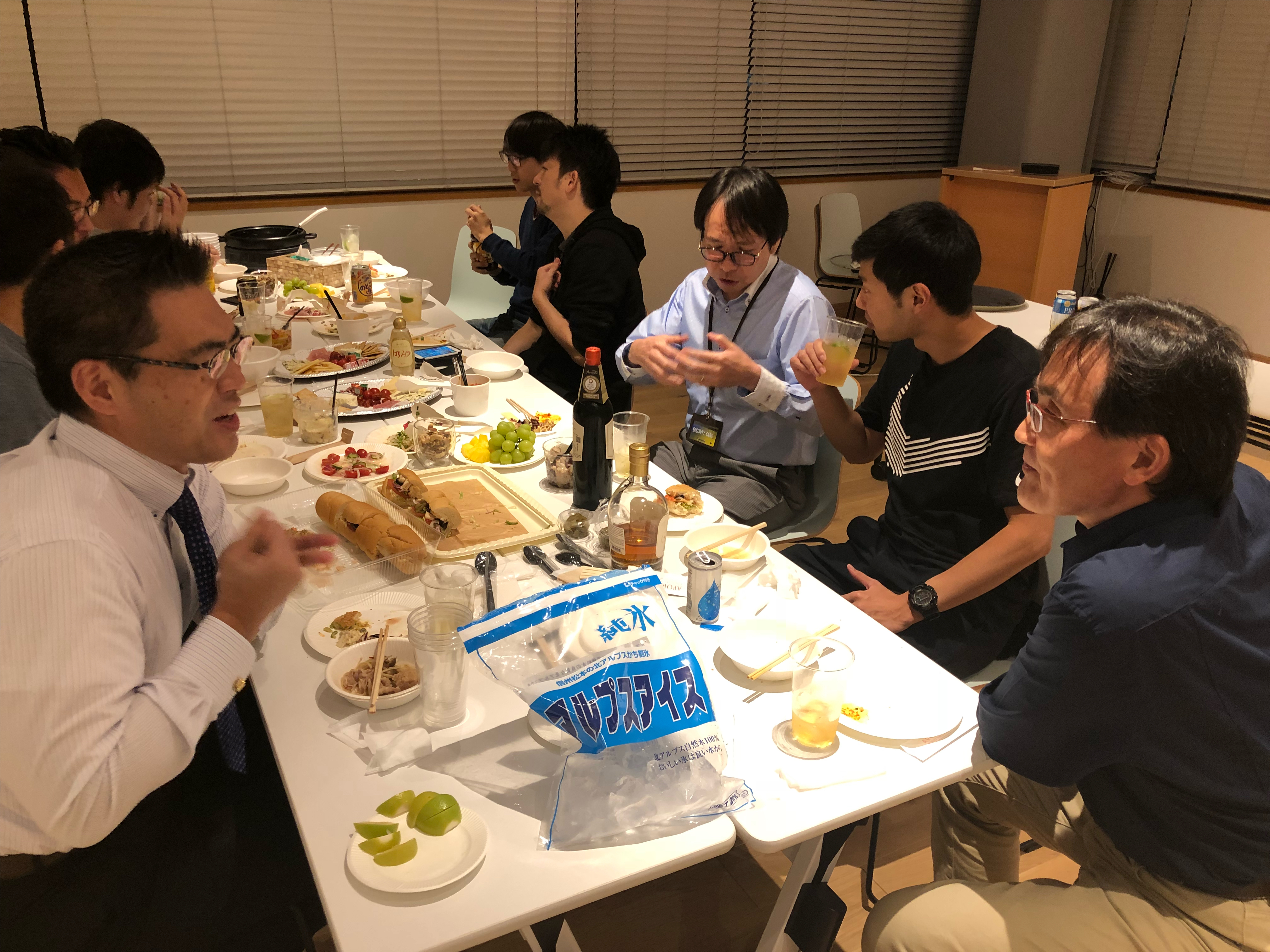 【オフショット 01】BaseLayerオフィス懇親会