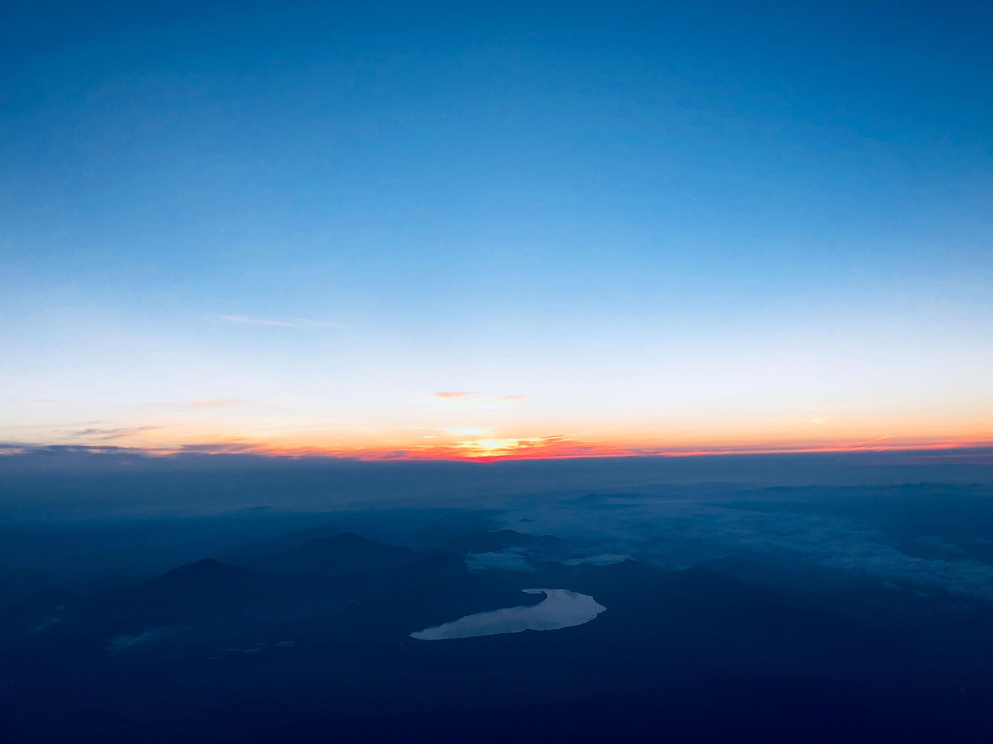 そこに山があるから アスニカ ついに富士山頂で仕事をする アスニカ株式会社