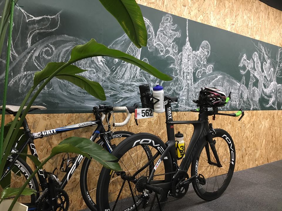 オフィスに自転車置いたら、仕事が手に付かなくなった件。