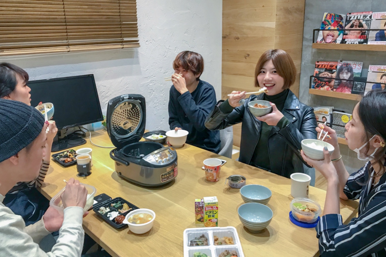 ご飯食べ放題！？福利厚生で「同じ釜の飯を食う」制度を導入した経緯とは
