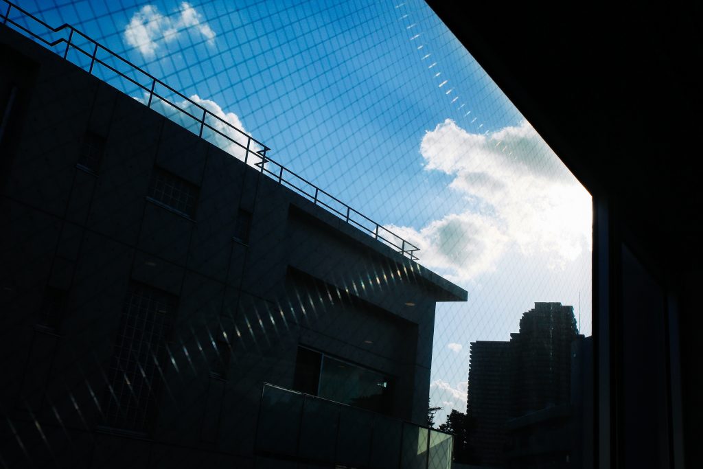 テレワークでできる業務を、なぜオフィスに集まってやるのか