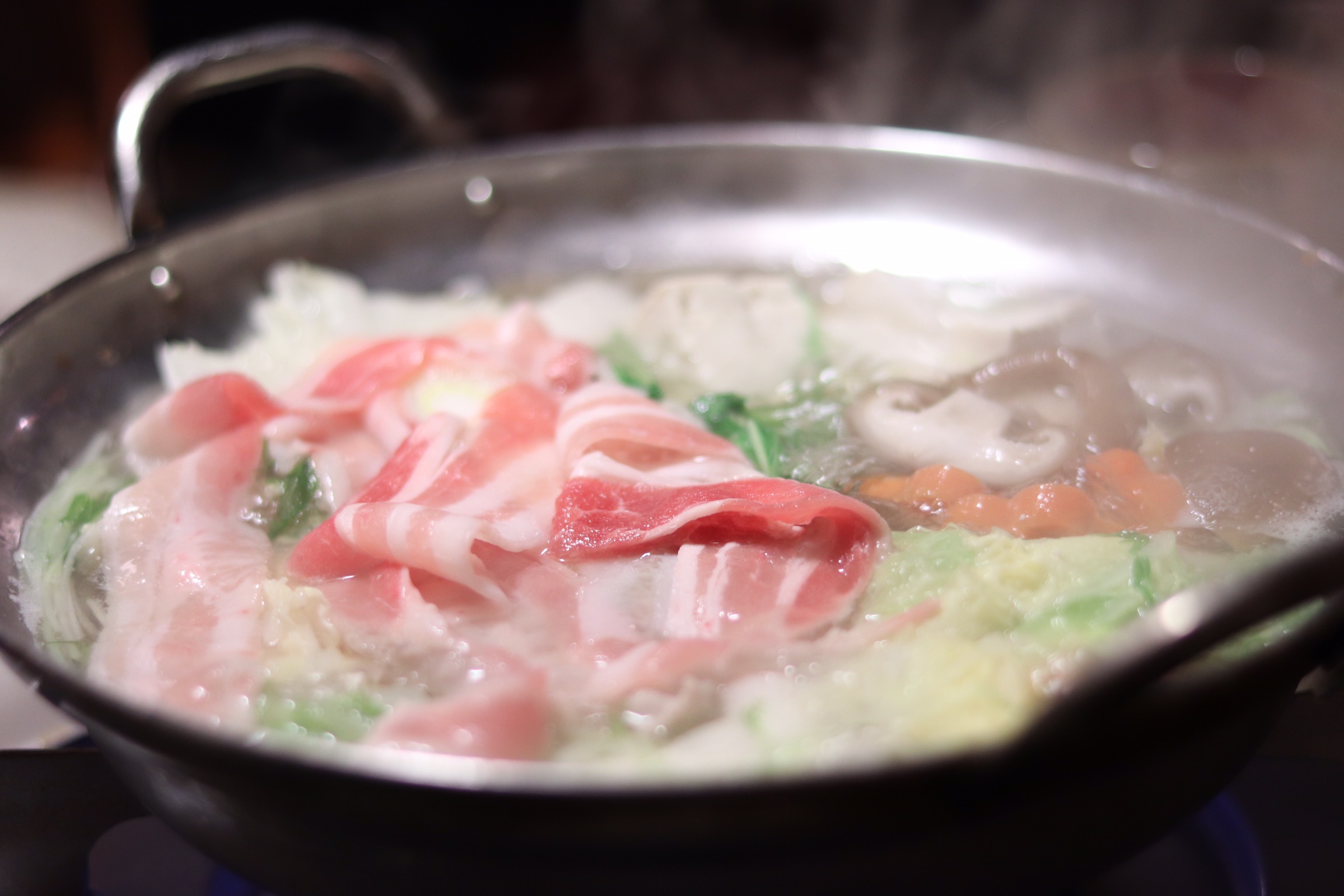 丸の内のしゃぶしゃぶ店で忘年会！ウェブサークルで働く「人」の魅力を実感。