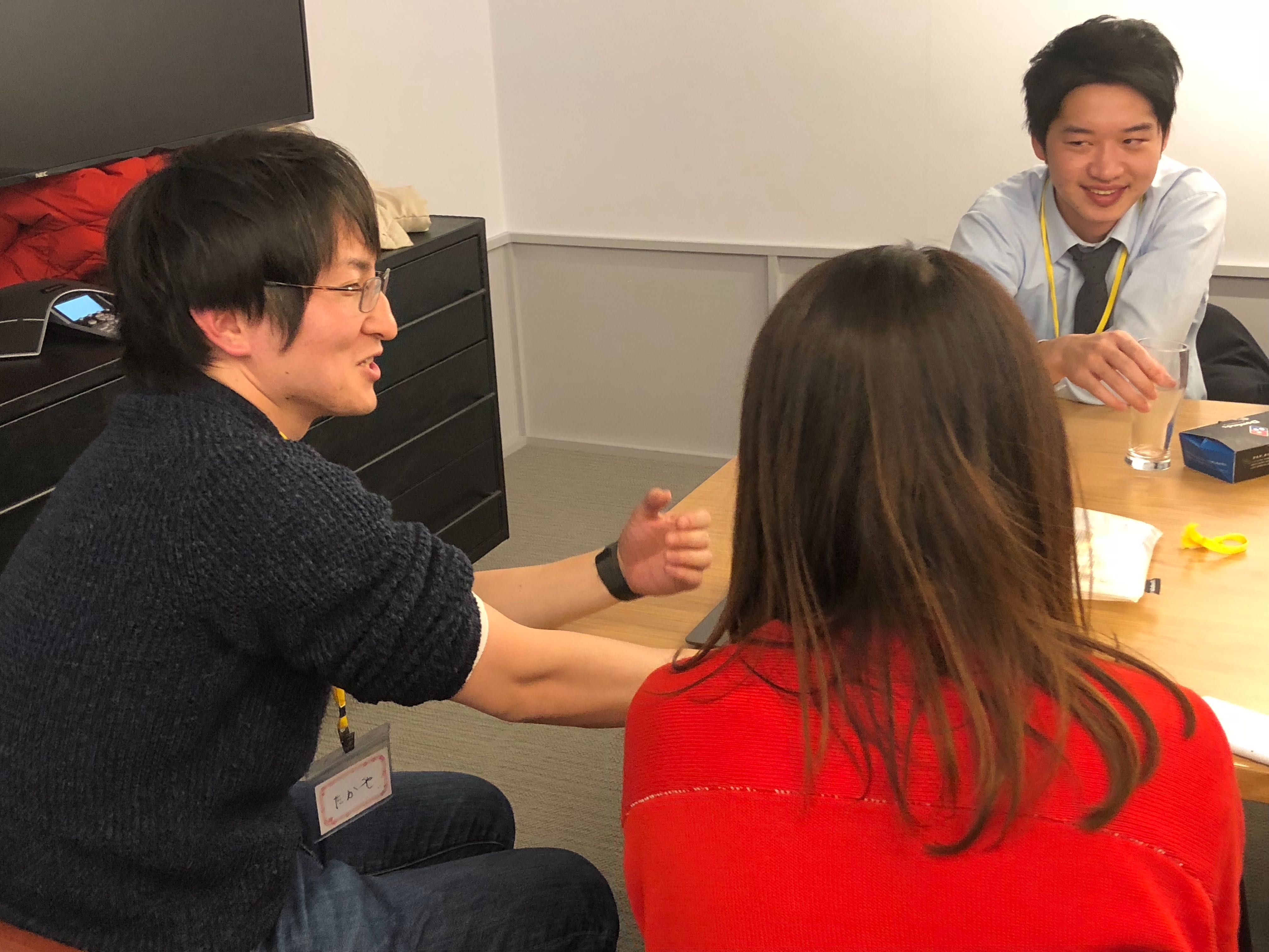 お声がけした方々をお呼びして飲み会を開催しました