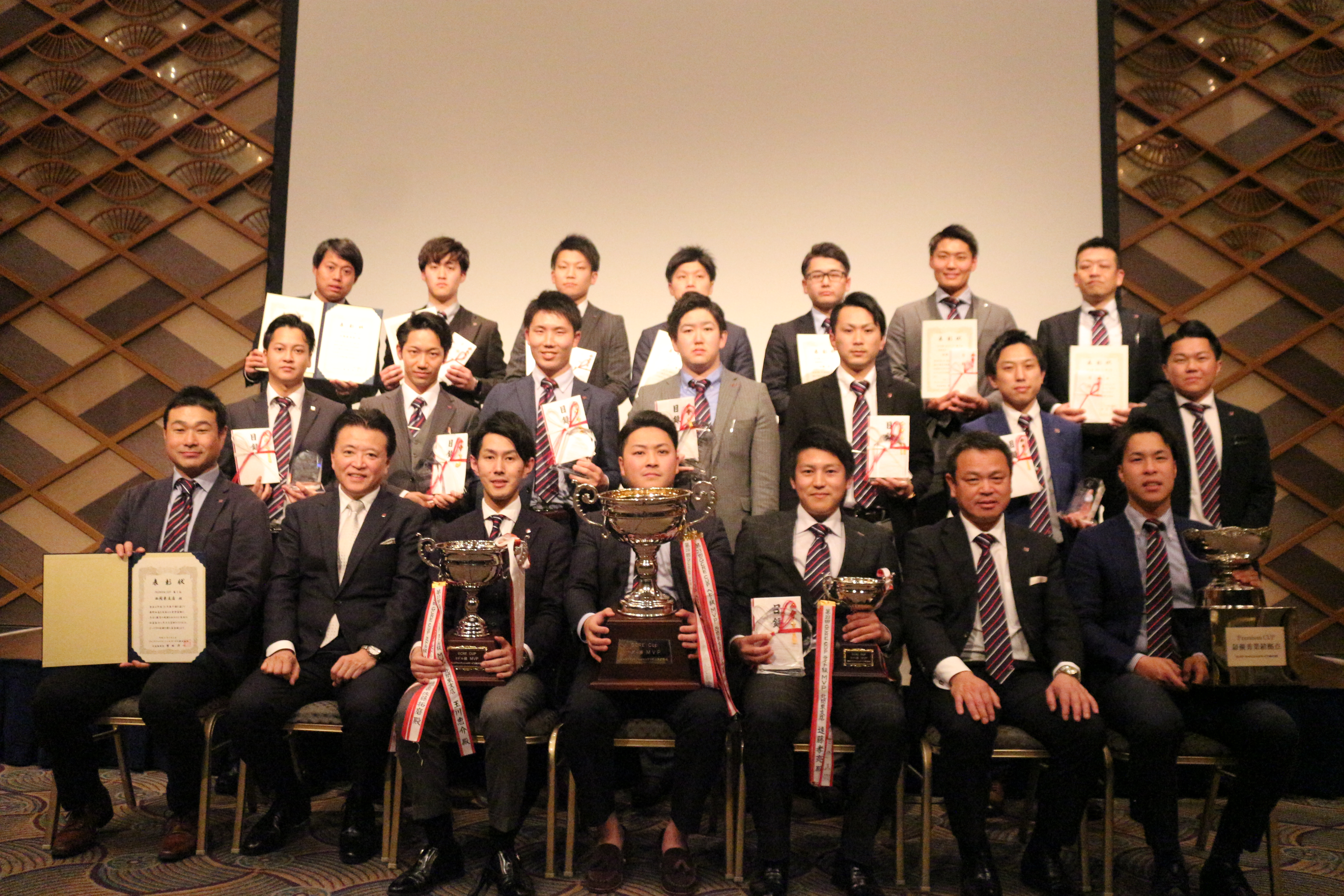 営業部門の社員が目指す夢の舞台"2018年度下半期表彰式"に潜入！！