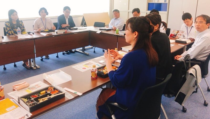 農林水産省で行われた共食会にて、「Dersou Paris」関根拓シェフ、「Ristorante Serendepico TOSCANA」黒田正樹シェフがそれぞれ監修したお弁当をお召し上がりいただきました。