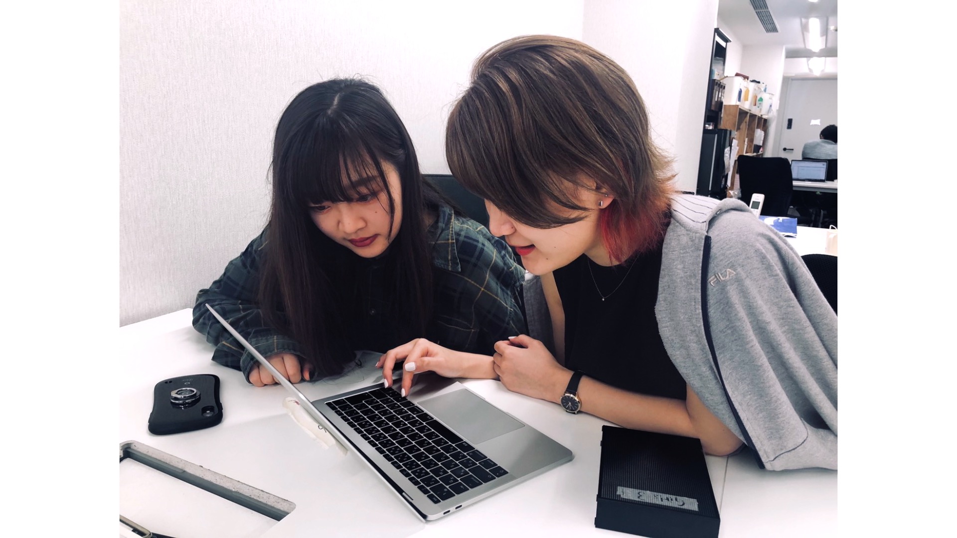 【成功の秘訣】インターン生の実力がすごいのはどうして？その答えはクリエーター制度にあったんです！