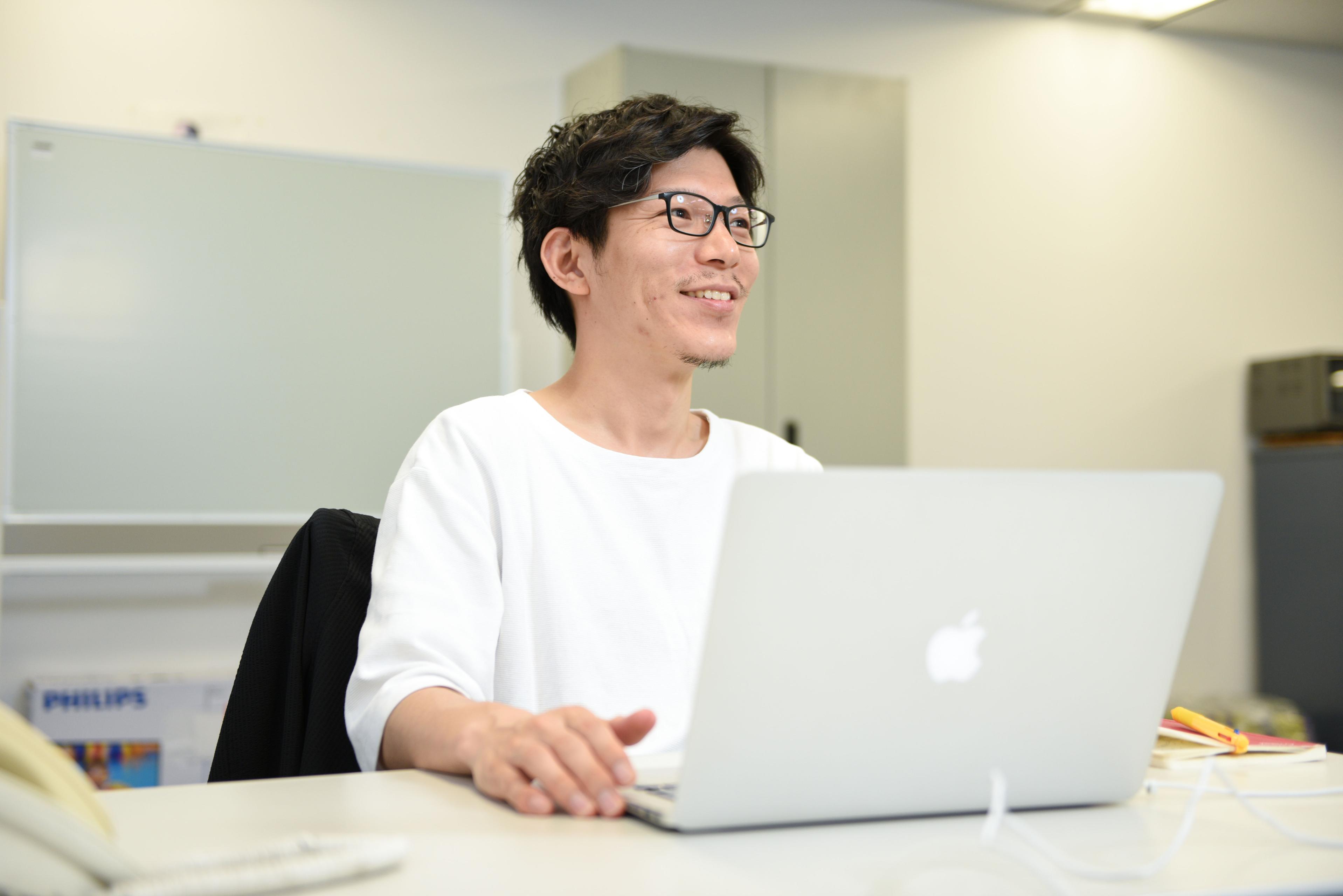 紙媒体から一転、SNSマーケティングの最前線で成長を実感！