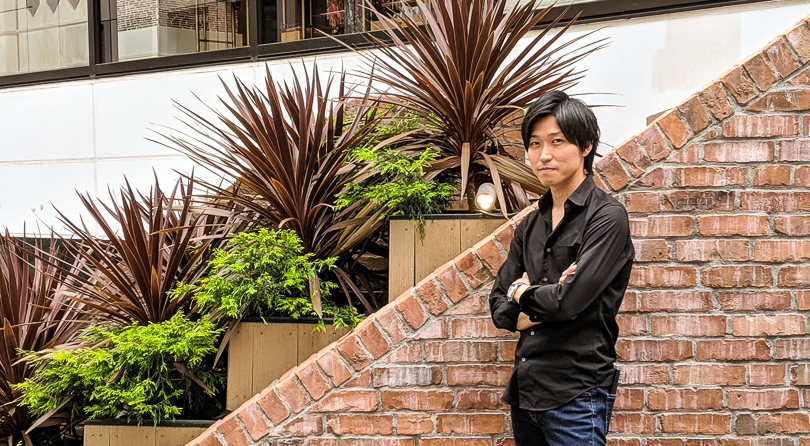 【社員インタビュー】ホテルマンからゲームプランナーへ。「おもしろさ」にかける想いとは。