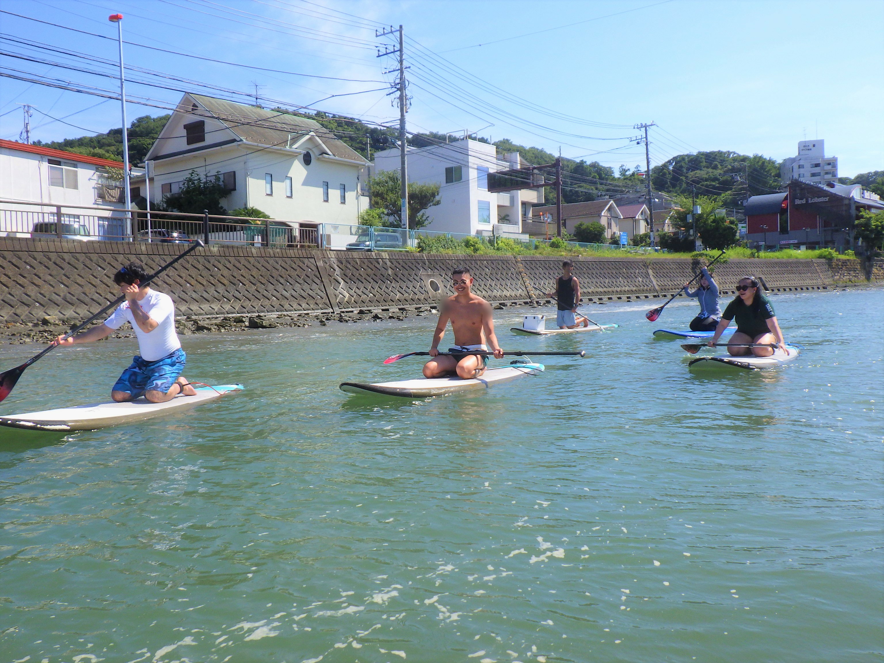 セールチームが逗子の海でチームビルディング！