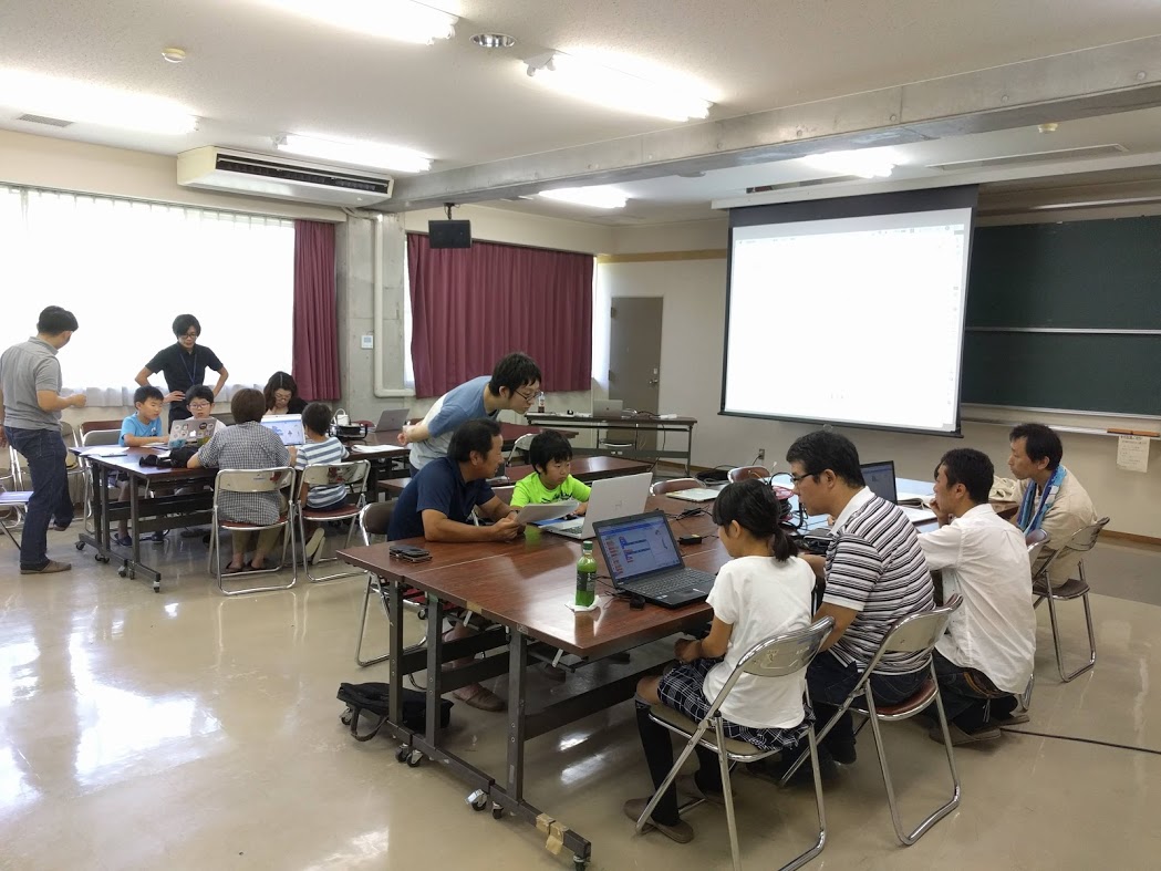 プログラミング教室を定期的に行っています