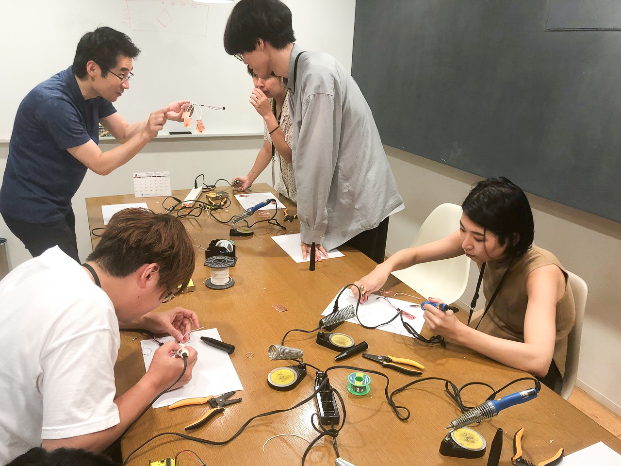 電子工作ワークショップ“初級編”を開催しました