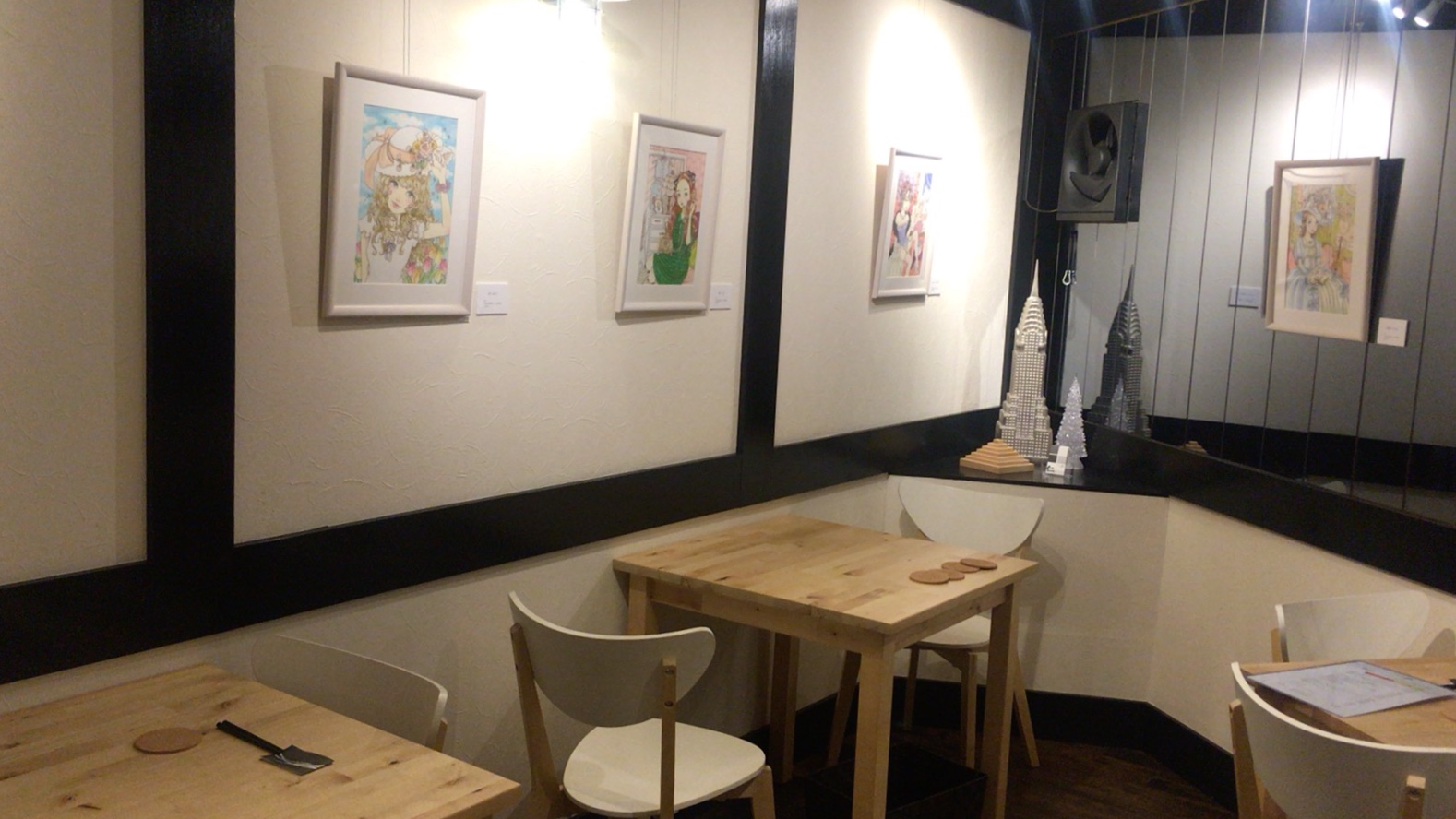 メンバーの開いた個展に突撃レポート