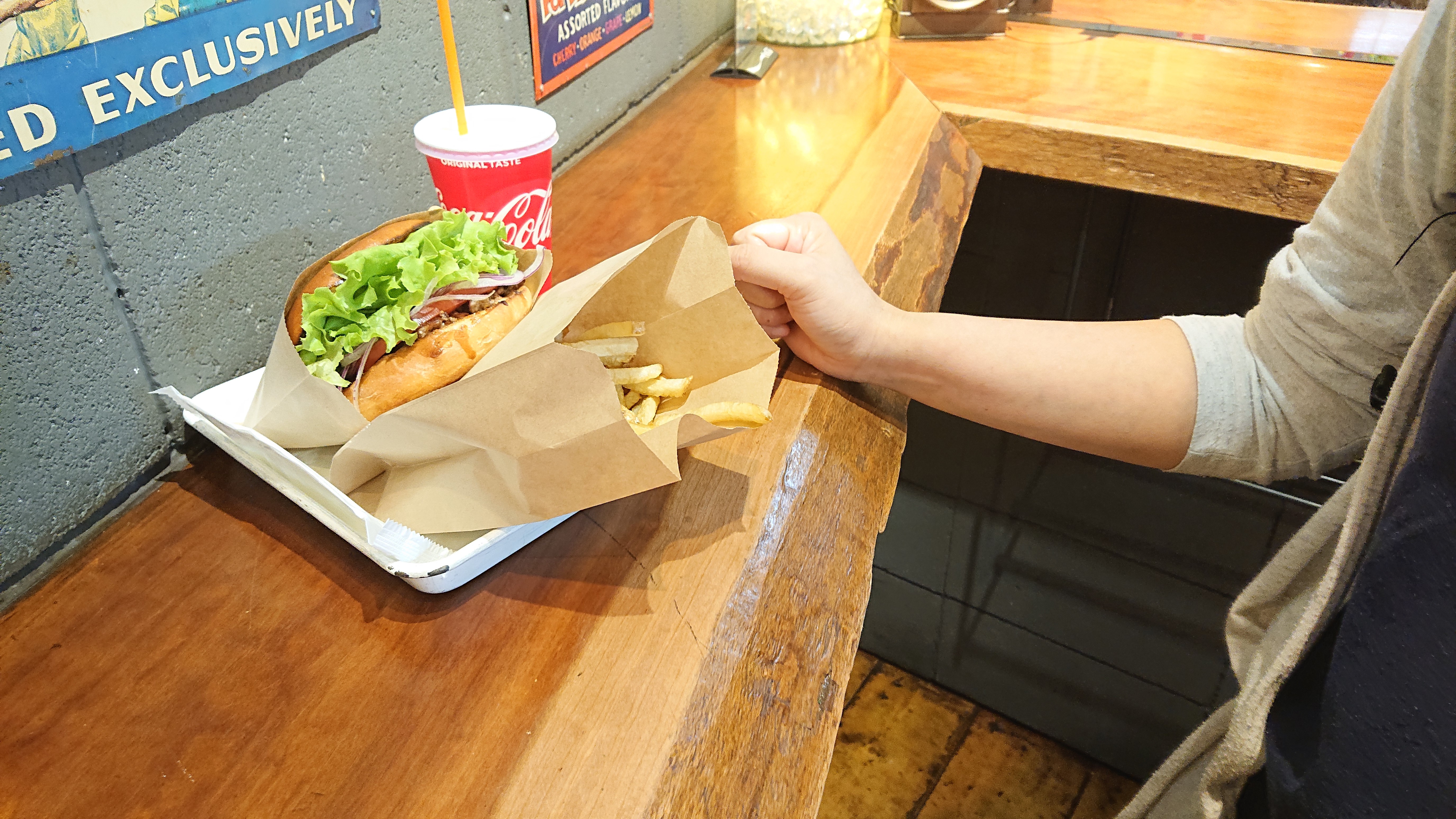 後輩、同僚、恩師の嫁、今は先輩