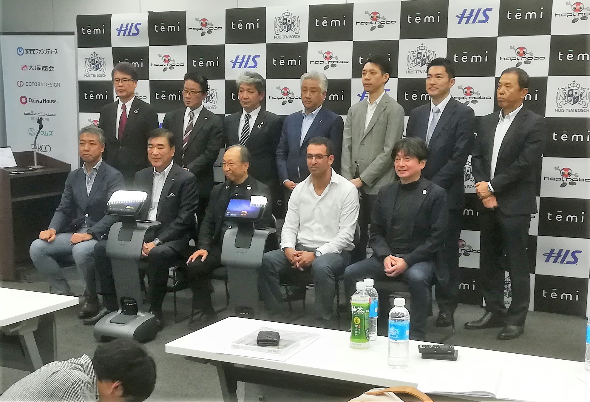 栄藤CEOがパーソナルロボットtemi発表会に開発パートナーとして登壇。当社の対話技術と併用した商業利用の可能性を示す。