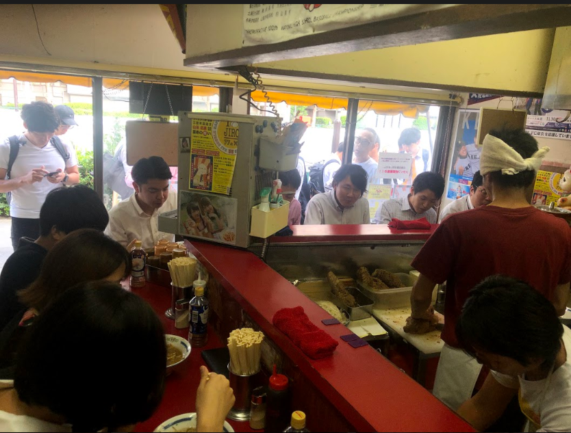 「二郎会」という”昼休みにタクシー使ってラーメン二郎を食べに行く”会社の部活動。