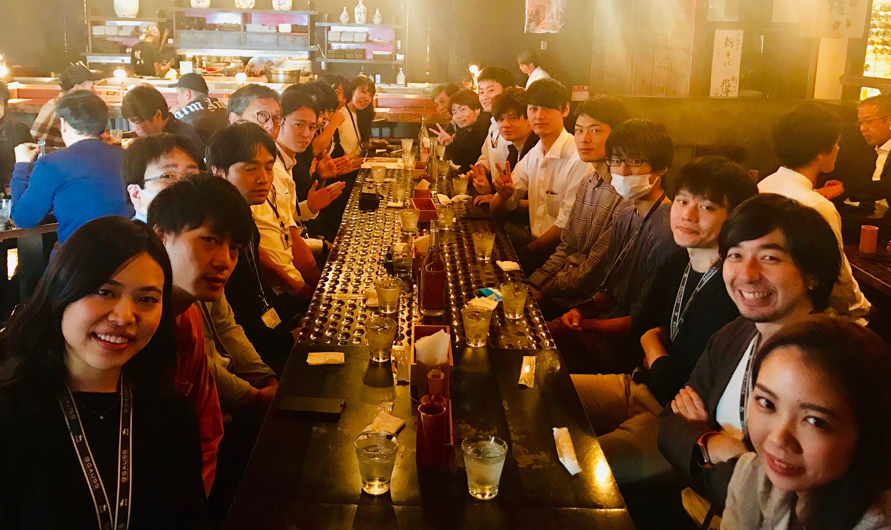 たまにはこうして肩を並べてGAUSSランチ！