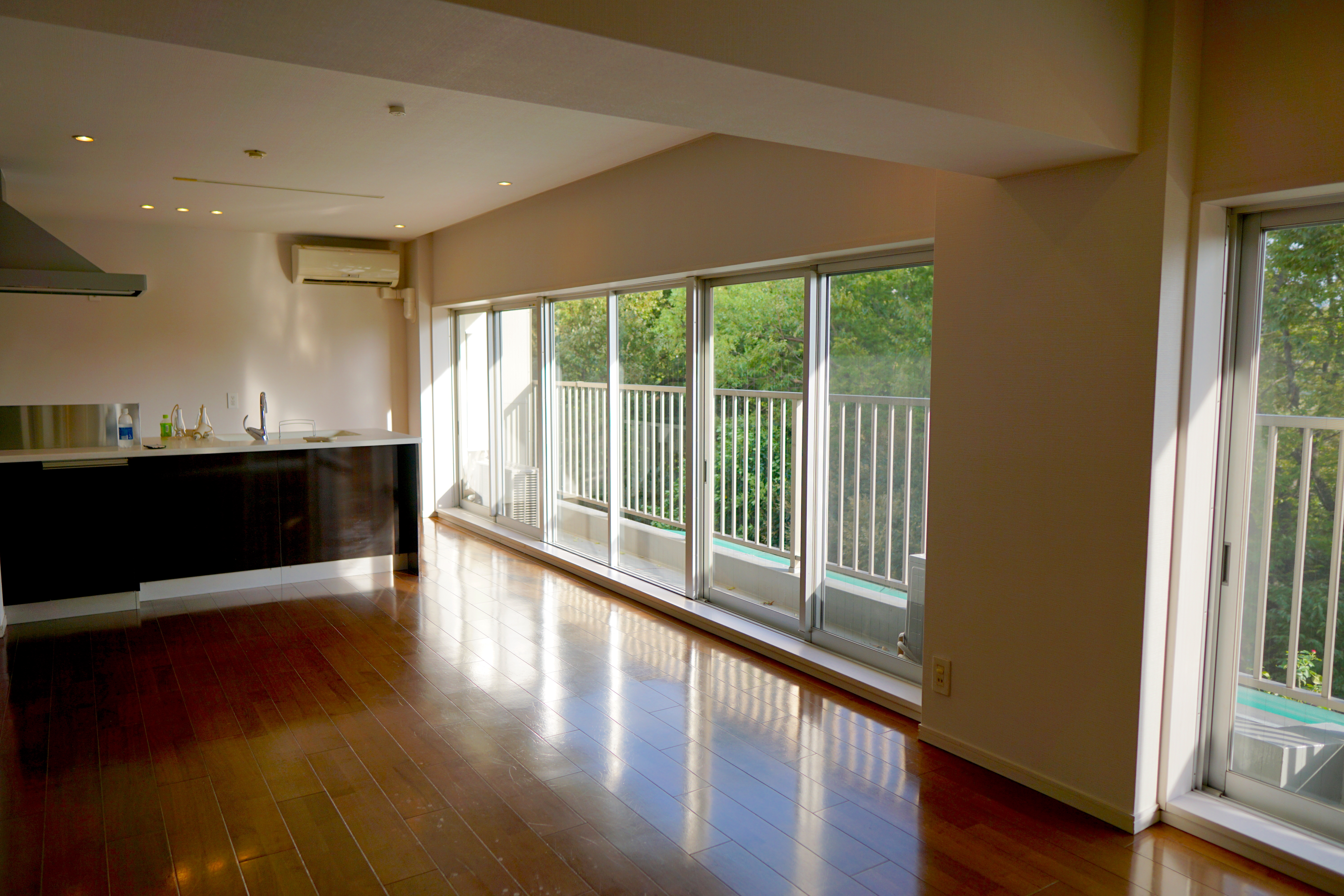 9月下旬、ラングレスのオフィスは赤坂に移転！わんちゃん同伴通勤OKとなります！