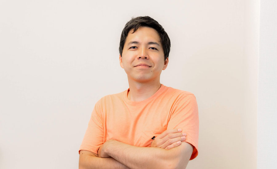 社員インタビュー　 司法試験受験生からWebプログラマーに！