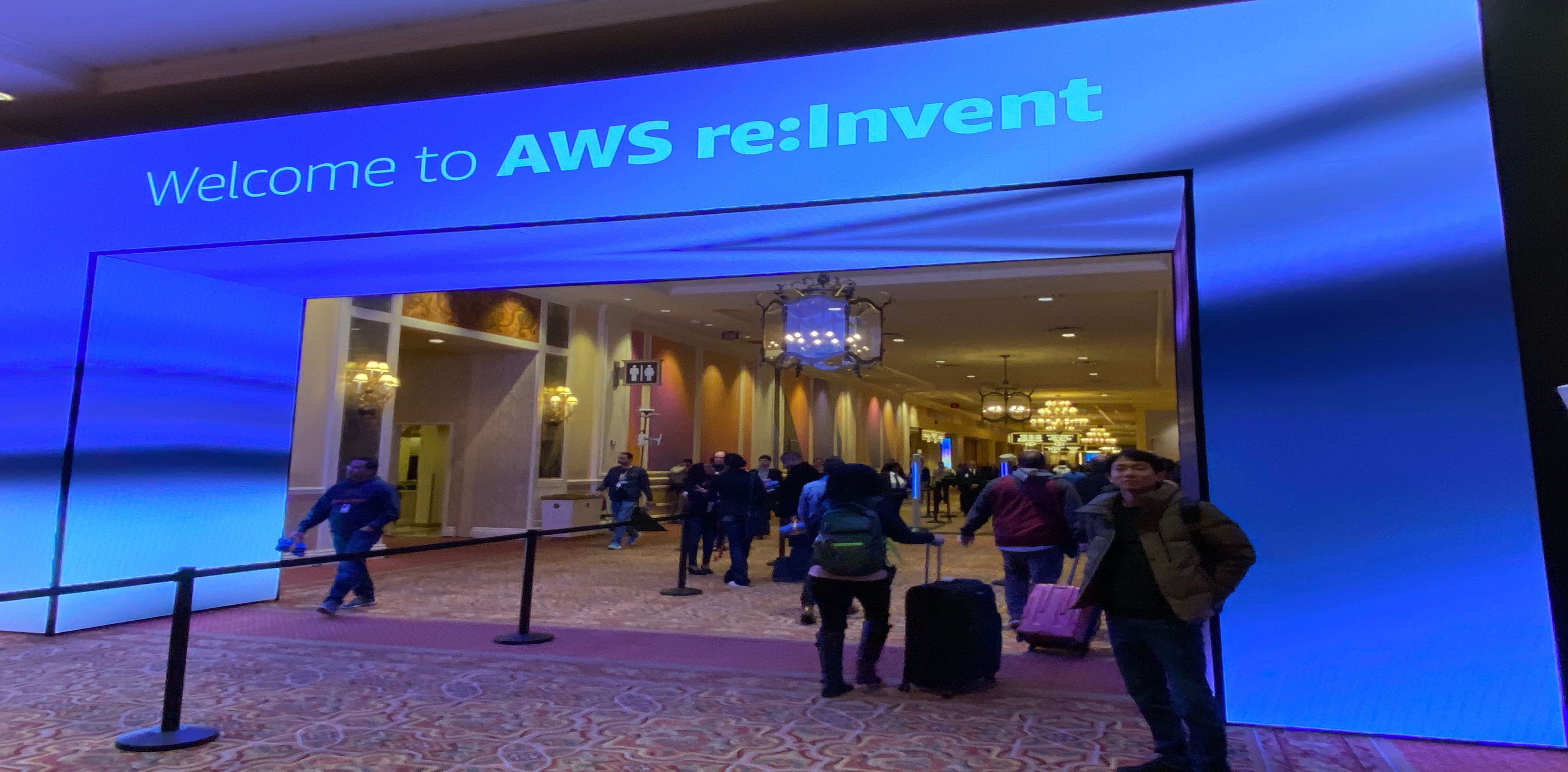 AWS re:Invent 2019 0日目 〜出国・レジストレーション・シルクドソレイユ RUN〜