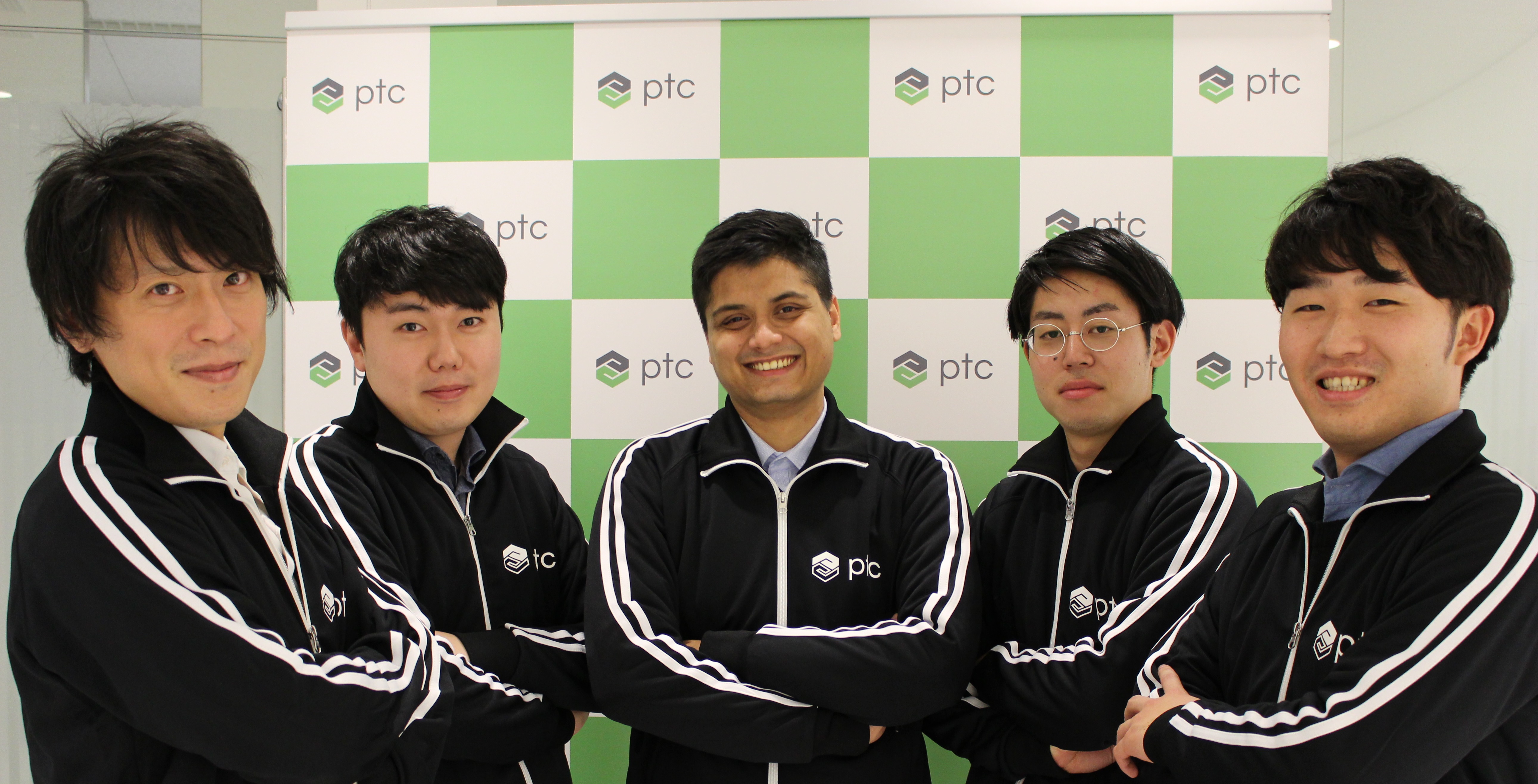 インサイドセールスチーム(HVS=ハイベロシティセールス)がおそろいのウェアで加速中！